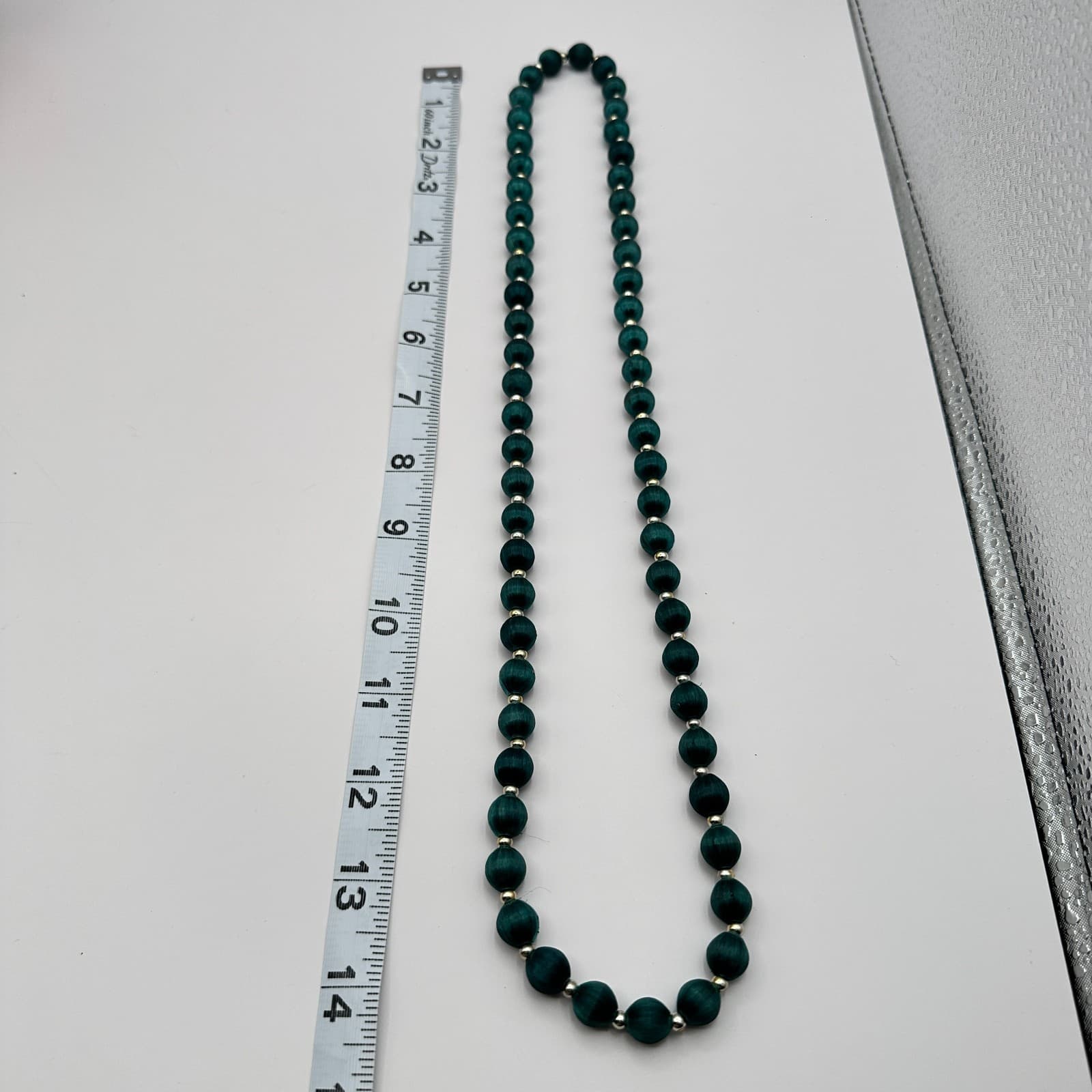 Vintage 80s 90s Beaded Necklace Woven Green And Gold Tone Bead Jewelry - Thumbnail 6