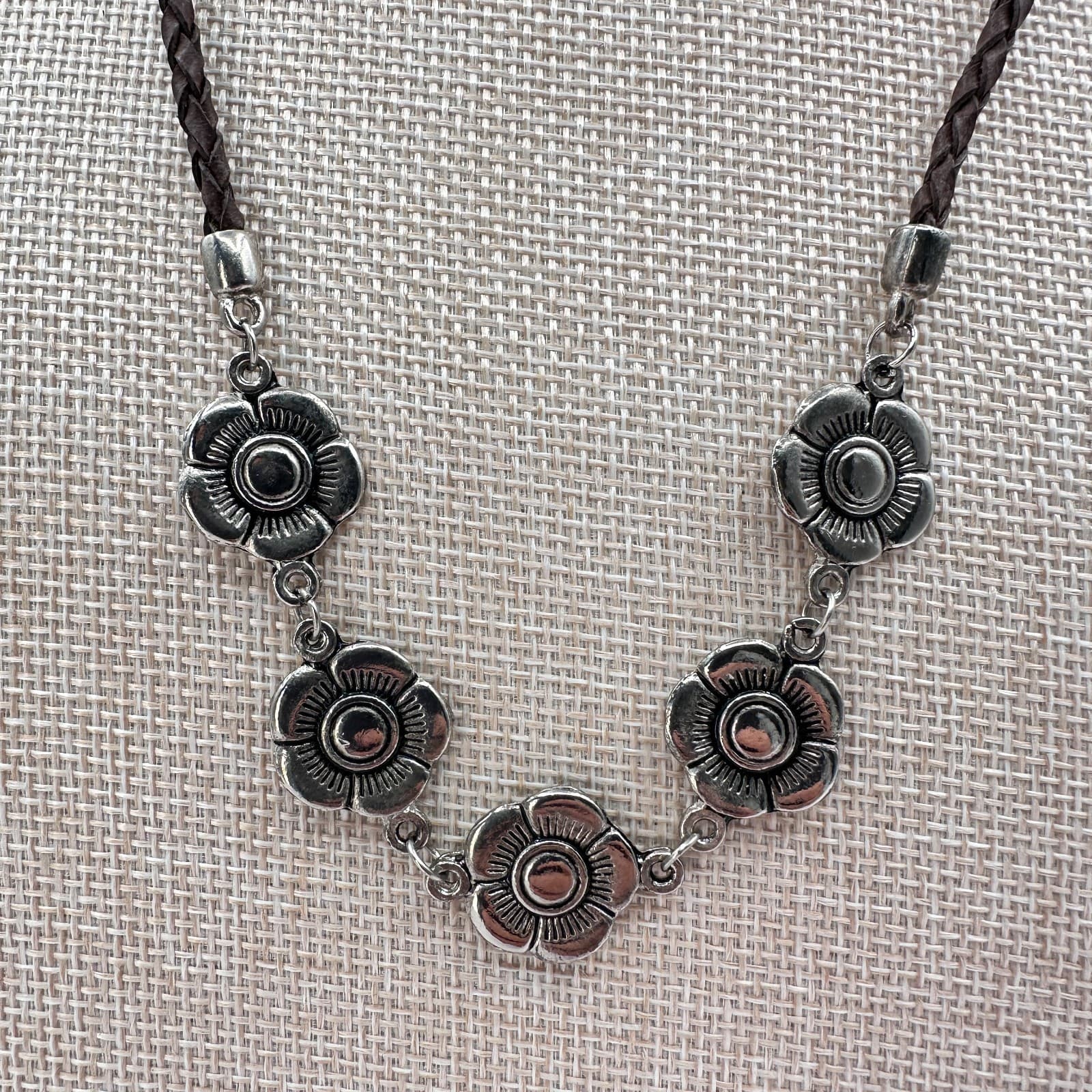 Vintage Y2K Floral Silver Tone Brown Braided Leather Cord Bib Necklace Jewelry - Thumbnail 2
