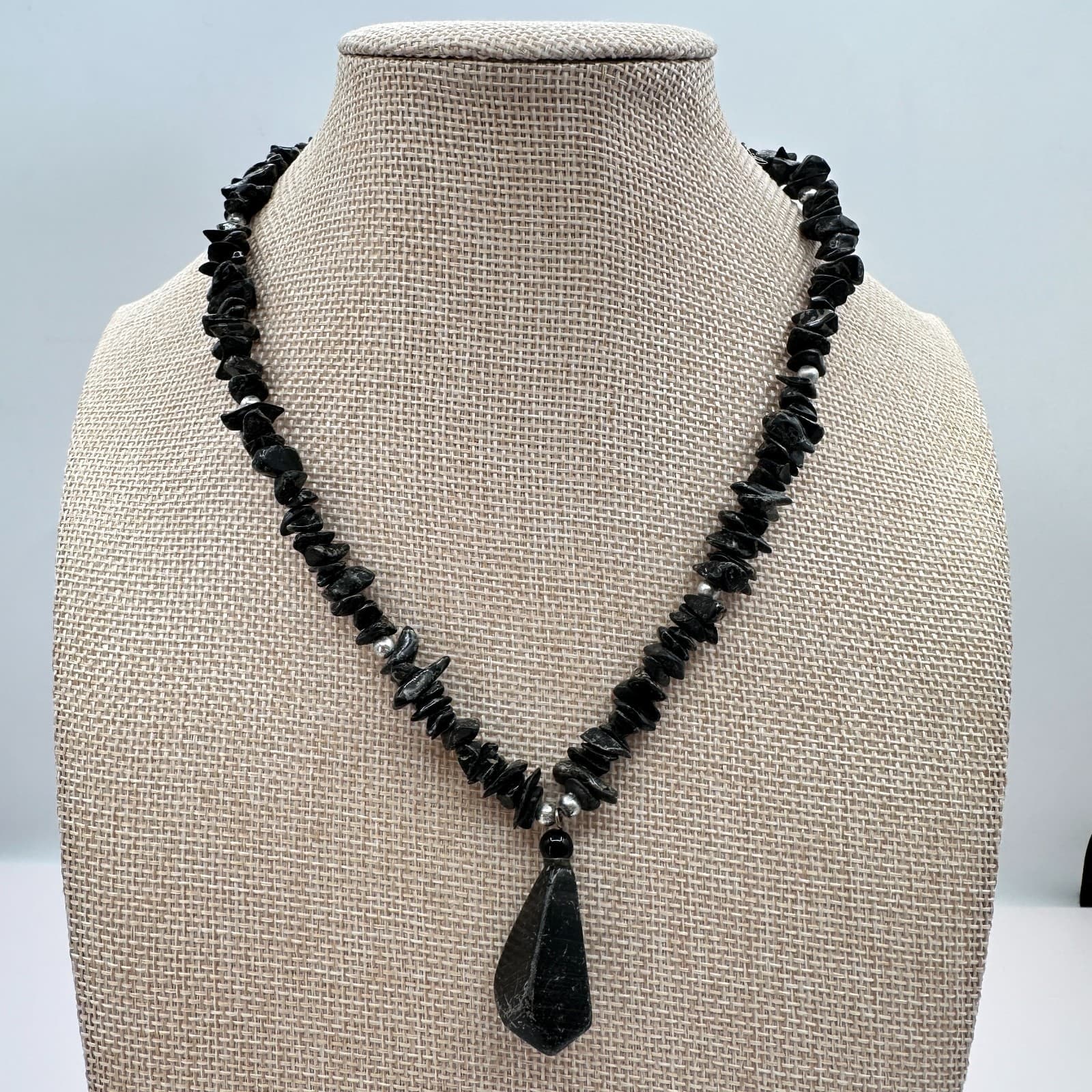 Vintage 80s Black Stone Chip Beaded Teardrop Pendant Necklace Statement Jewelry - Thumbnail 6