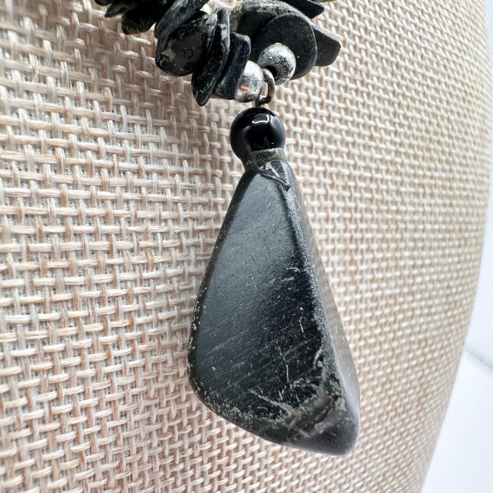 Vintage 80s Black Stone Chip Beaded Teardrop Pendant Necklace Statement Jewelry - Thumbnail 8