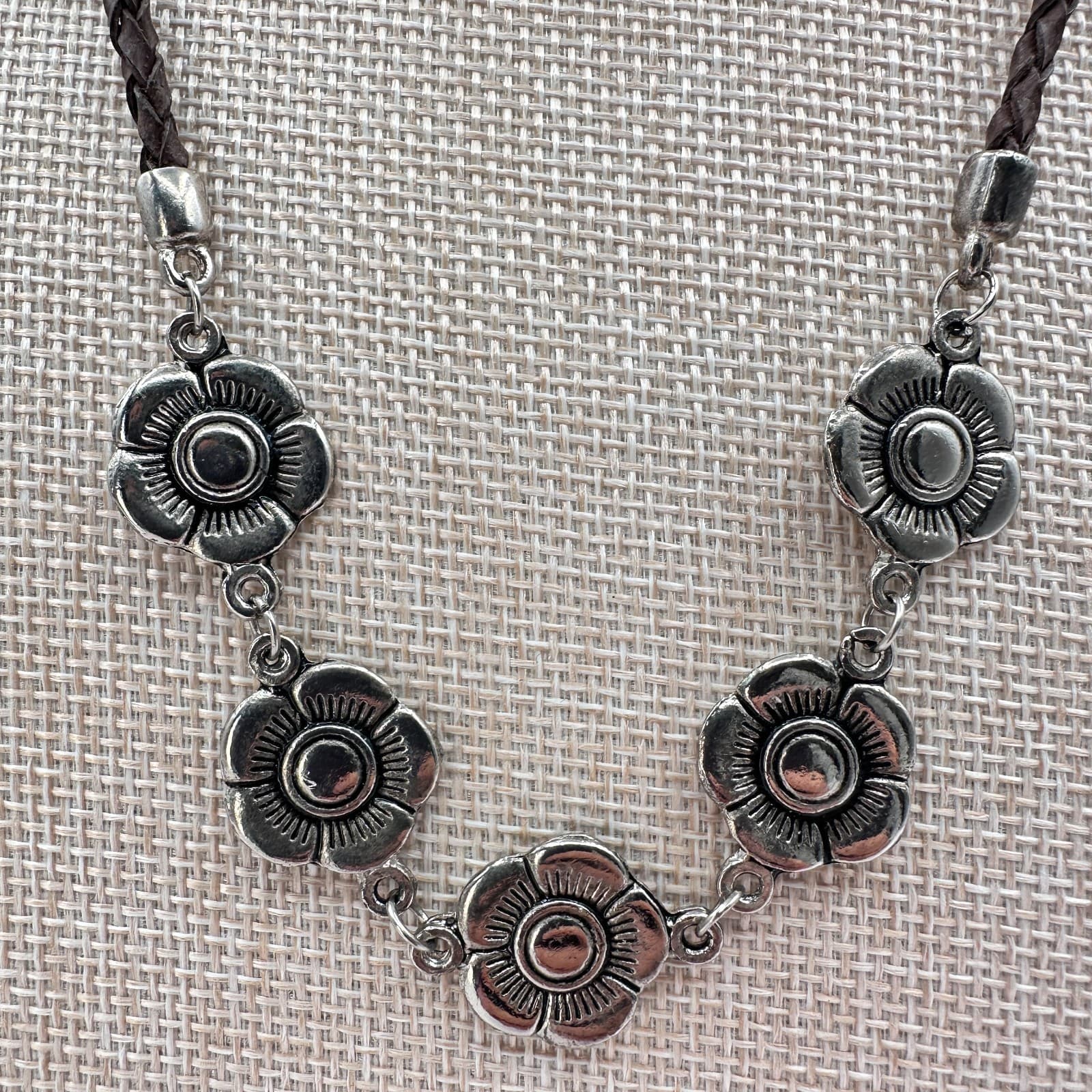 Vintage Y2K Floral Silver Tone Brown Braided Leather Cord Bib Necklace Jewelry - Thumbnail 3