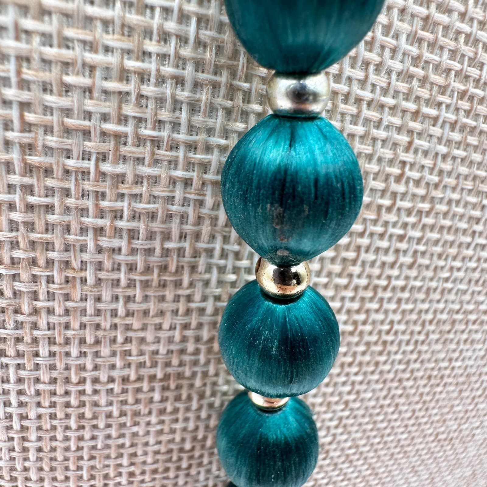Vintage 80s 90s Beaded Necklace Woven Green And Gold Tone Bead Jewelry - Thumbnail 4