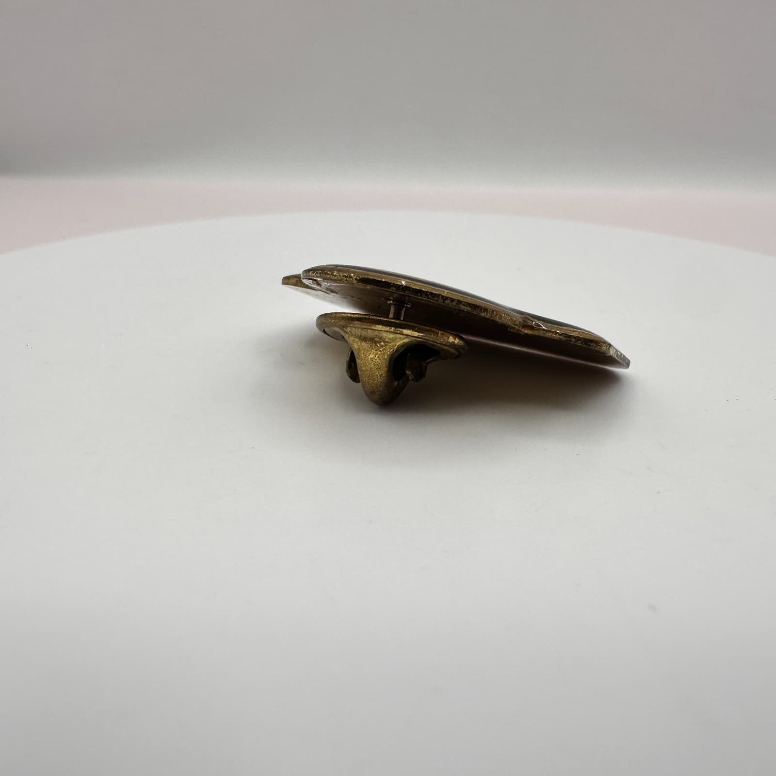 Vintage 80s Chargers Helmet Logo Football Hat Pin Lapel Enamel Brooches Jewelry - Thumbnail 3