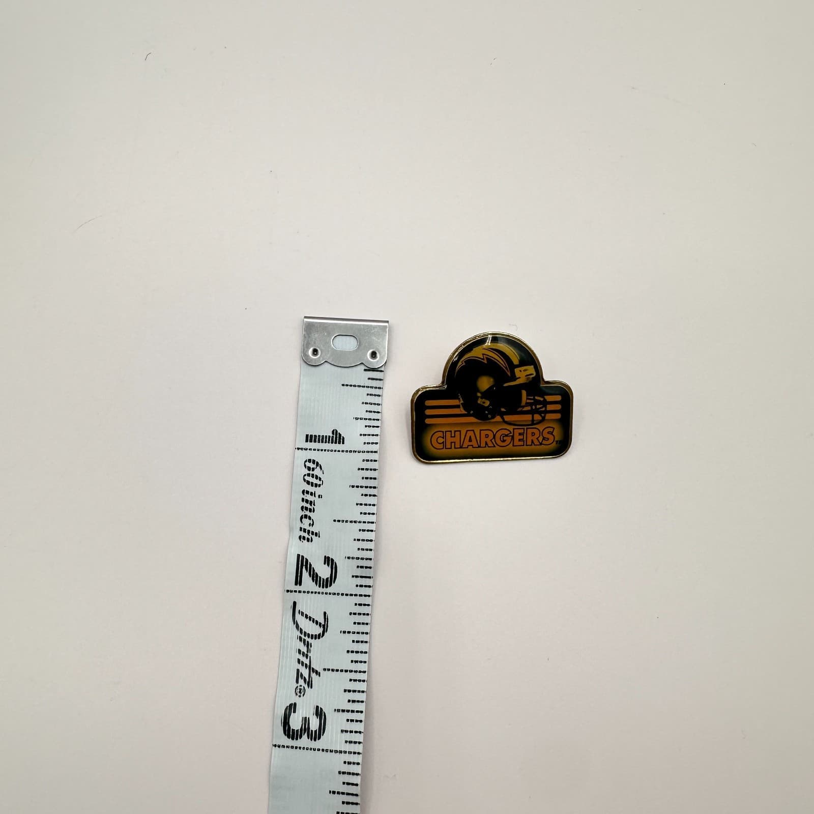 Vintage 80s Chargers Helmet Logo Football Hat Pin Lapel Enamel Brooches Jewelry - Thumbnail 5