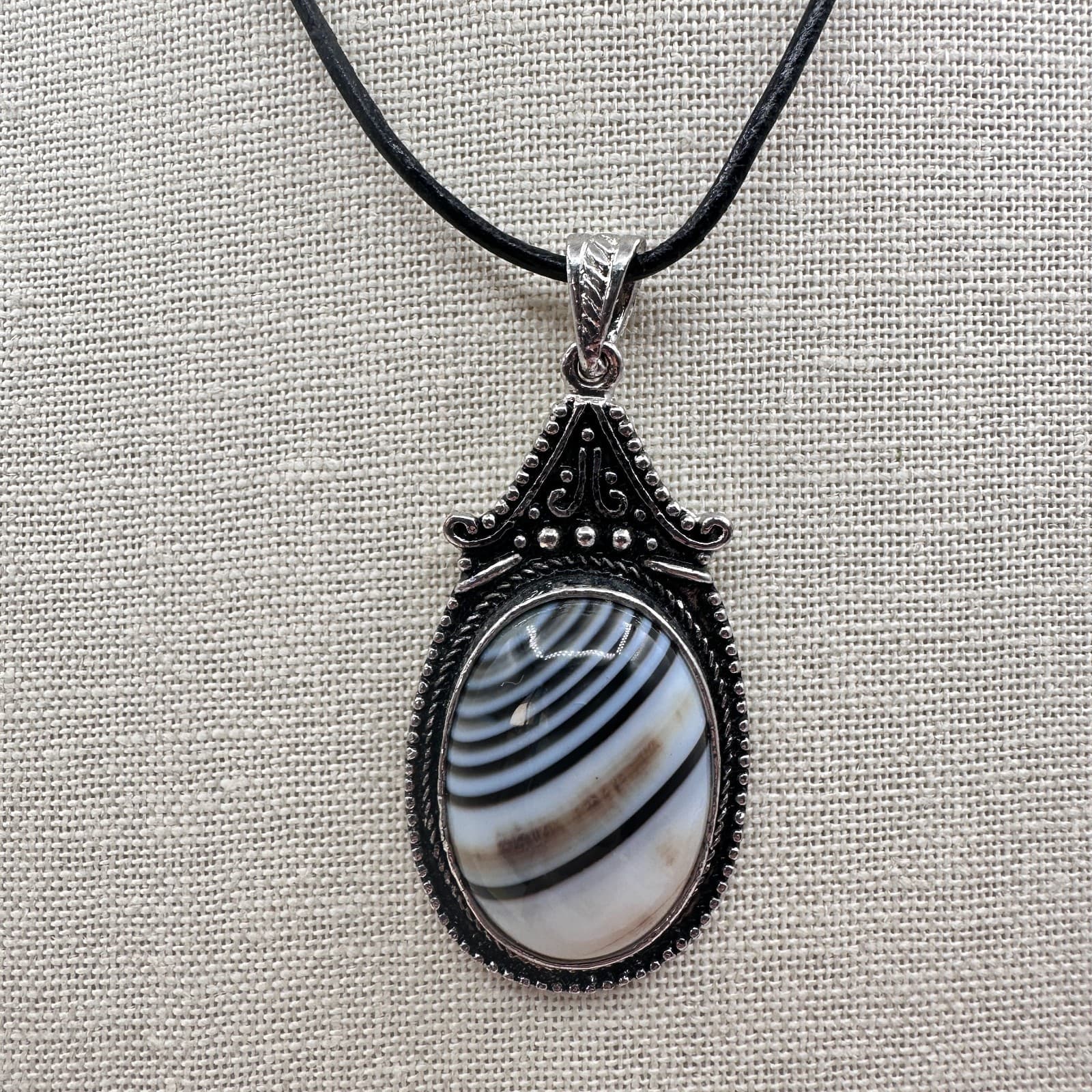 Vintage Y2k Silver Tone Zebra Agate Pendant Necklace Goth Cord Women's Jewelry - Thumbnail 7