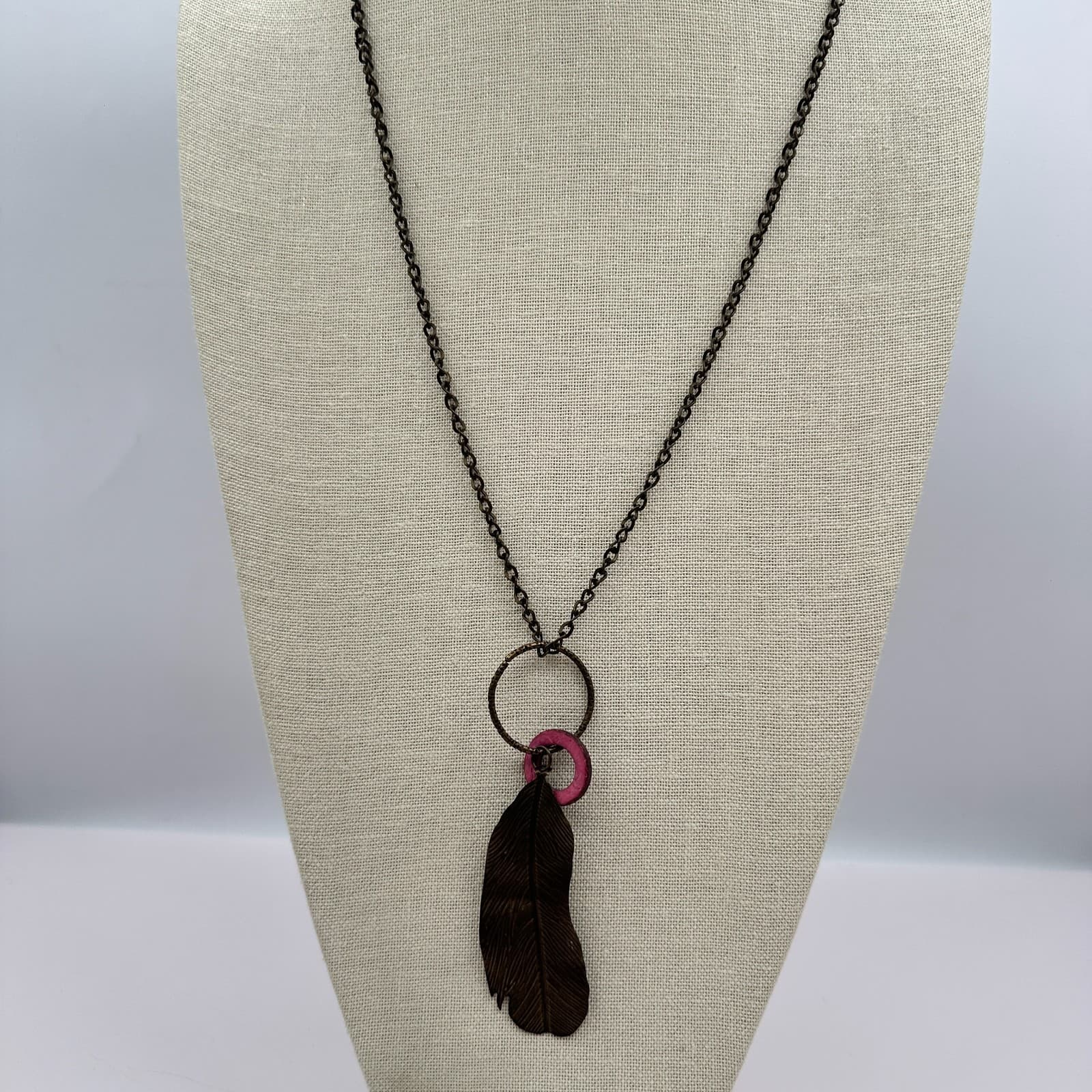 Vintage Y2K Bronze Tone Feather Pendant Necklace Women's Classic Fashion Jewelry - Thumbnail 4