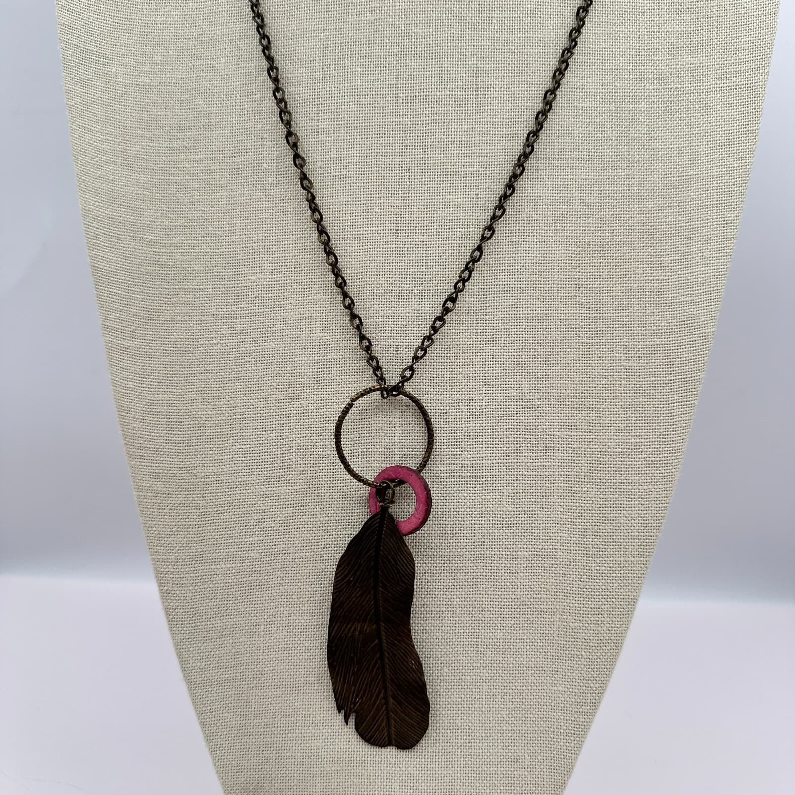 Vintage Y2K Bronze Tone Feather Pendant Necklace Women's Classic Fashion Jewelry - Thumbnail 2