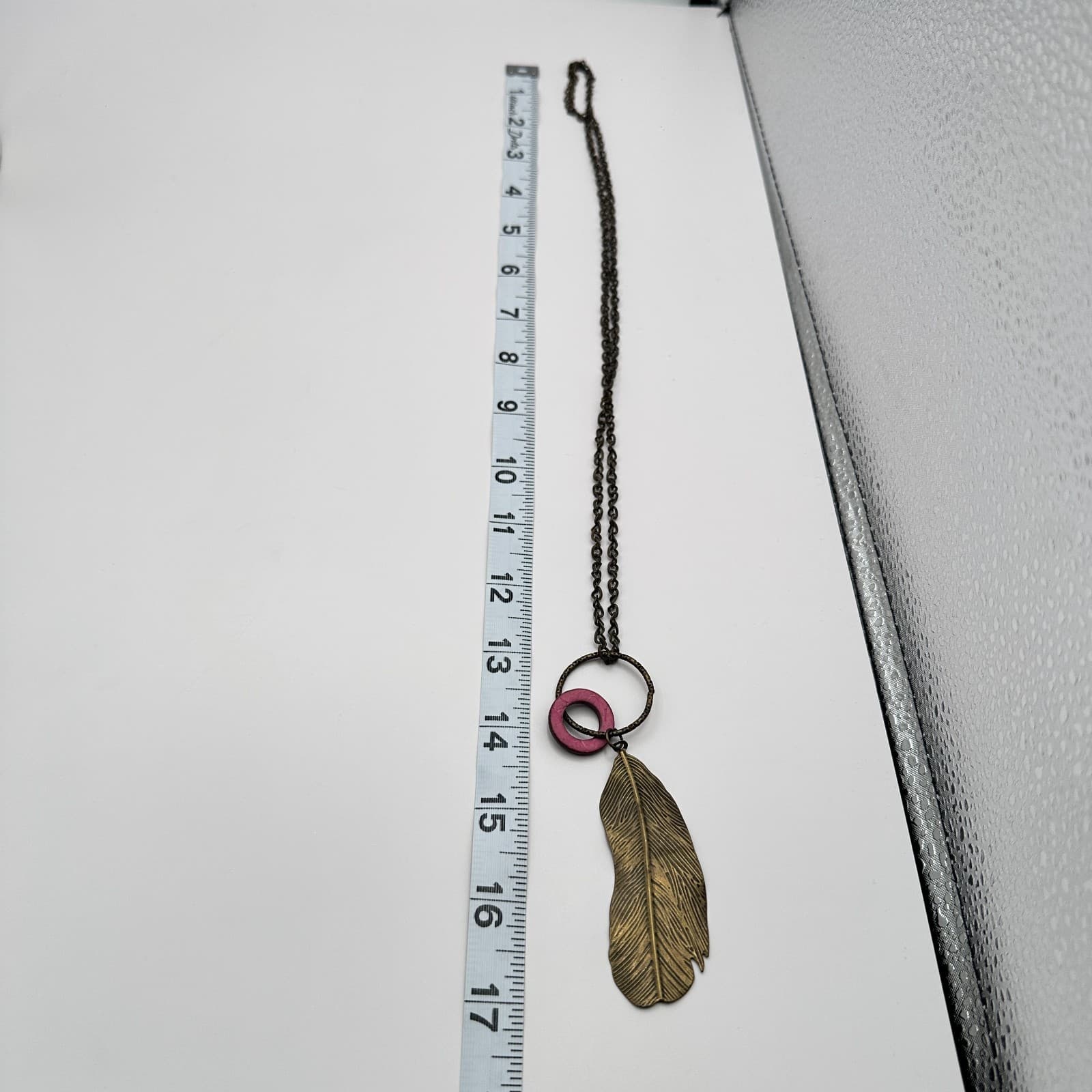 Vintage Y2K Bronze Tone Feather Pendant Necklace Women's Classic Fashion Jewelry - Thumbnail 9