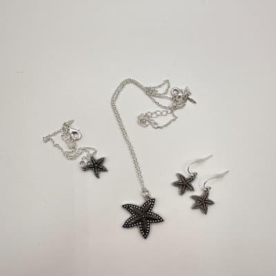 Vintage 90s Silver Tone Starfish Necklace Earrings Bracelet Set Beach Coastal - Thumbnail 2