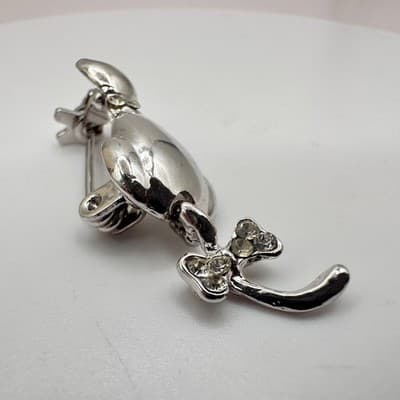 Vintage 90s Silver Tone Sitting Cat Brooch Pin Clear Glass Bow Accent Jewelry - Thumbnail 3