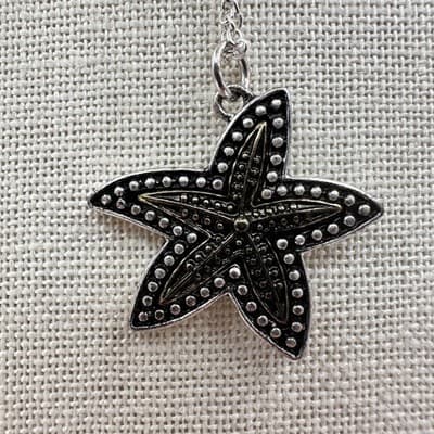 Vintage 90s Silver Tone Starfish Necklace Earrings Bracelet Set Beach Coastal - Thumbnail 7