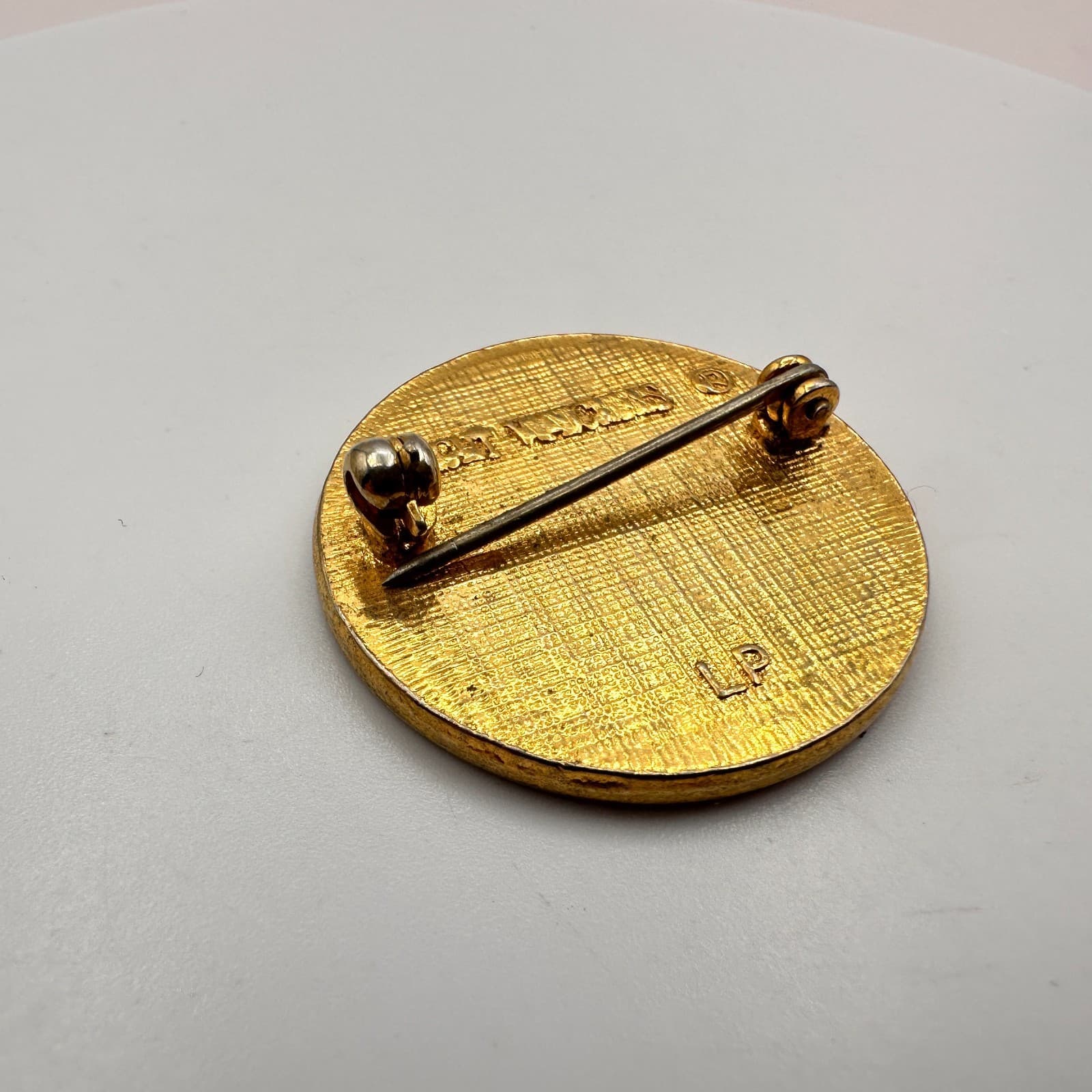 Vintage 80s Watchers Pound Award Pin Brooch Gold Tone Black Enamel Retro Jewelry - Thumbnail 4