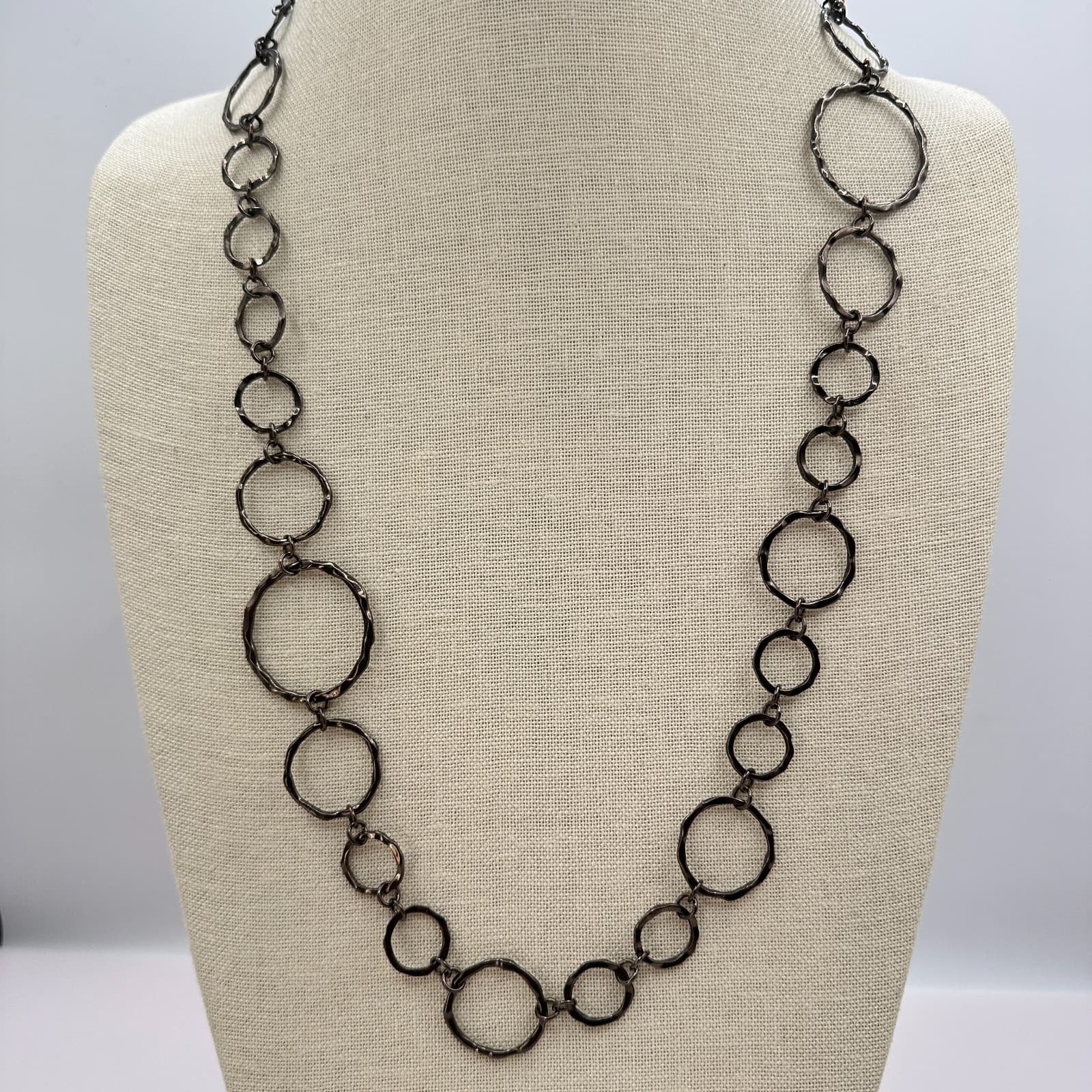 Vintage 90s Gunmetal Gray Hammered Multi Circle Link Statement Necklace Boho - Thumbnail 7