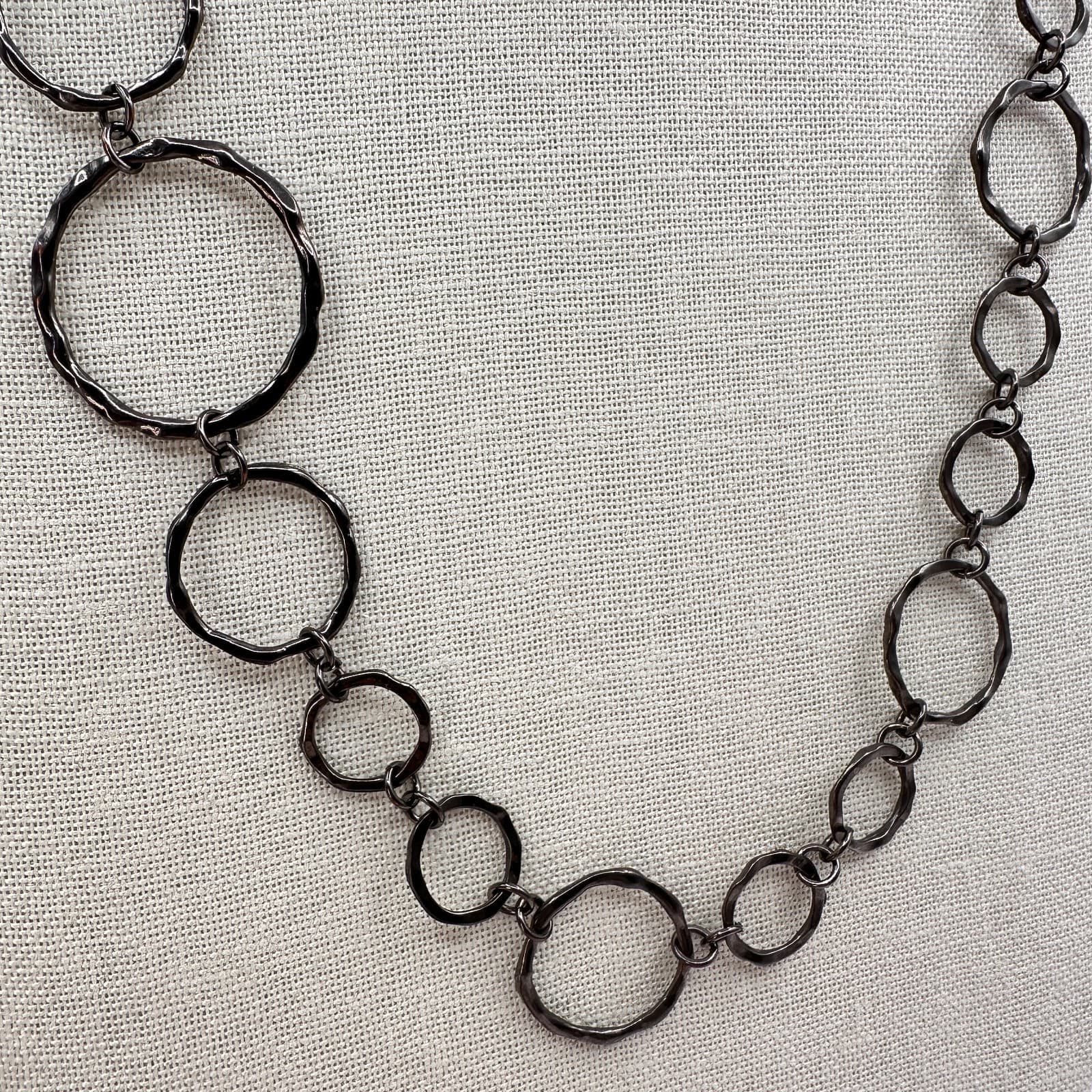Vintage 90s Gunmetal Gray Hammered Multi Circle Link Statement Necklace Boho - Thumbnail 4