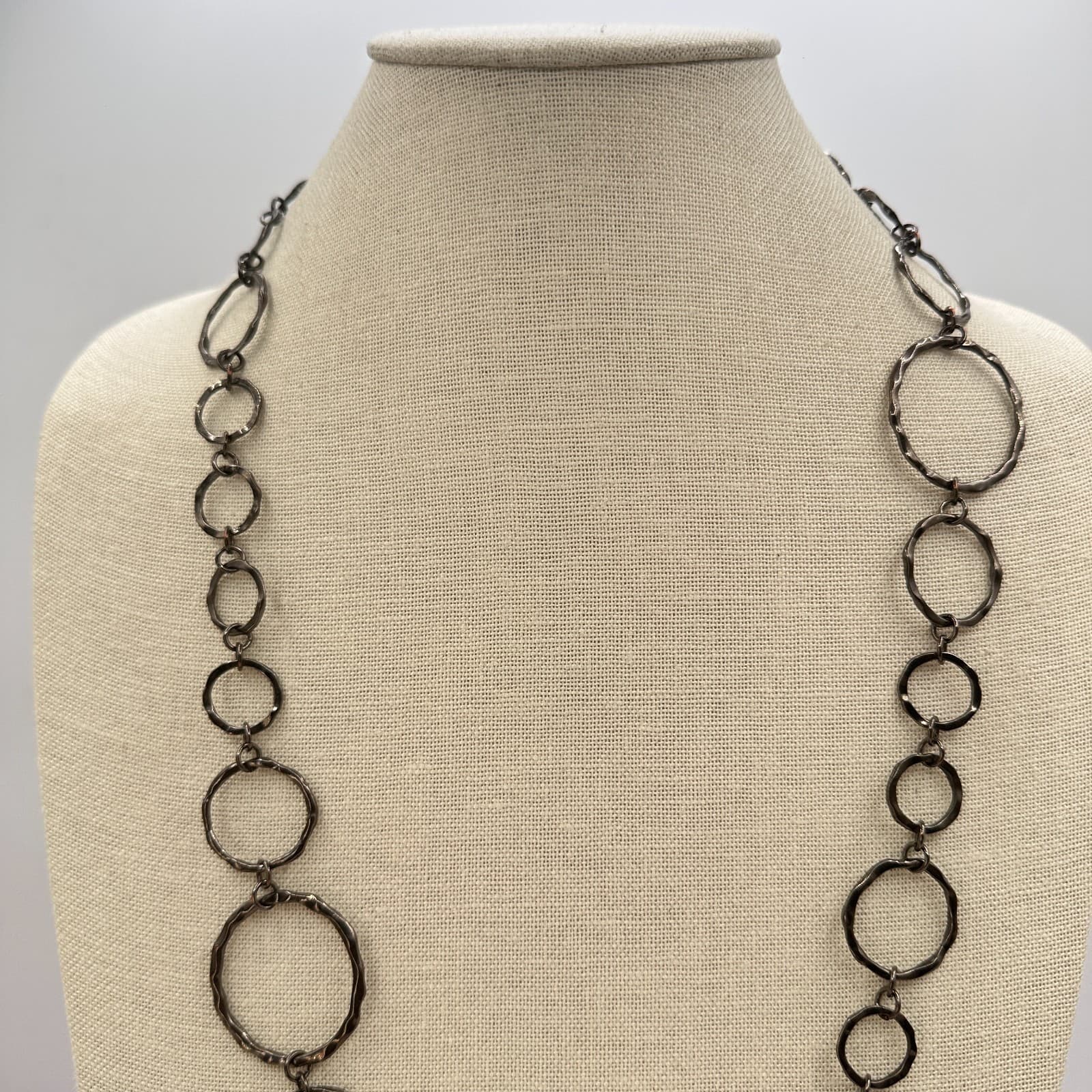 Vintage 90s Gunmetal Gray Hammered Multi Circle Link Statement Necklace Boho - Thumbnail 3