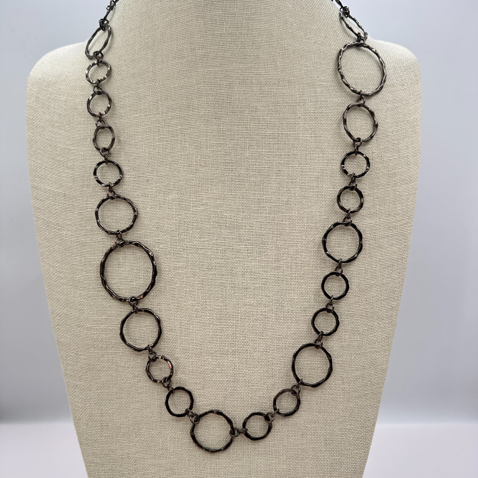 Vintage 90s Gunmetal Gray Hammered Multi Circle Link Statement Necklace Boho
