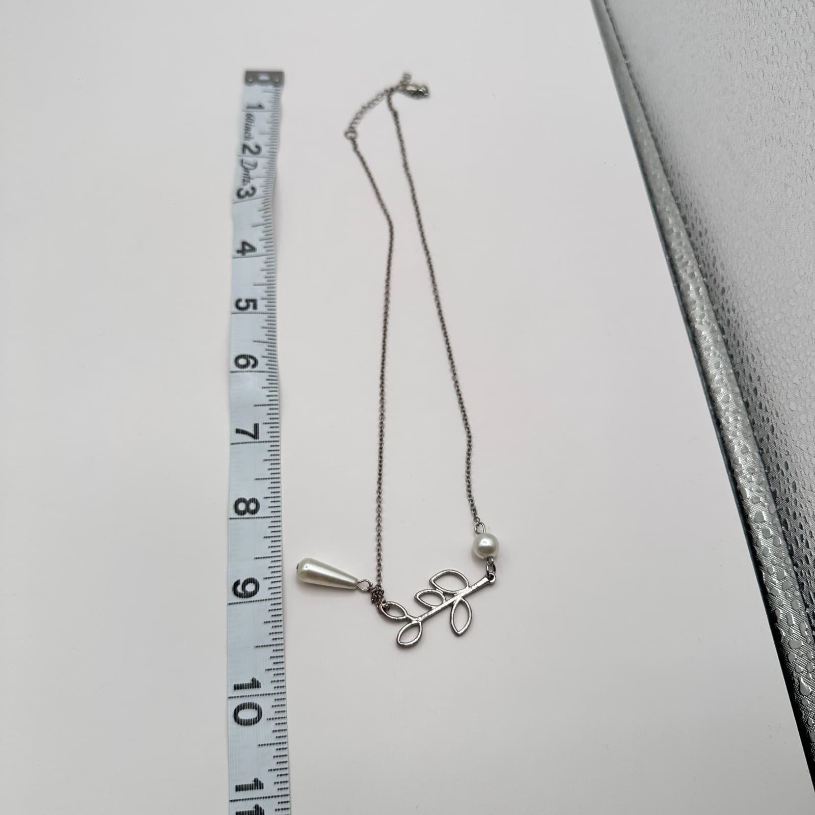 Vintage Y2K Silver Tone Leaf Branch Faux Pearl Teardrop Beaded Necklace Jewelry - Thumbnail 10
