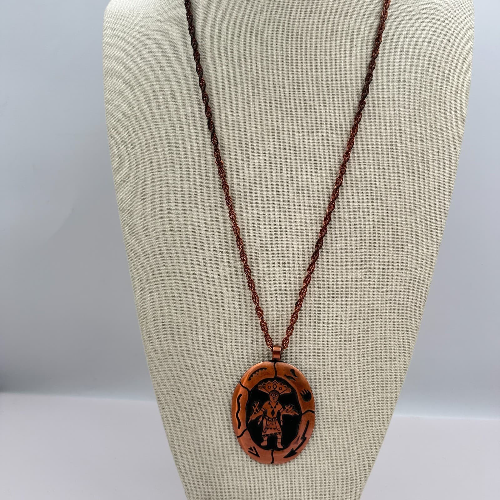 Vintage 90s Copper Tone Pendant Necklace Kachina Figure Etched Tribal Jewelry - Thumbnail 7