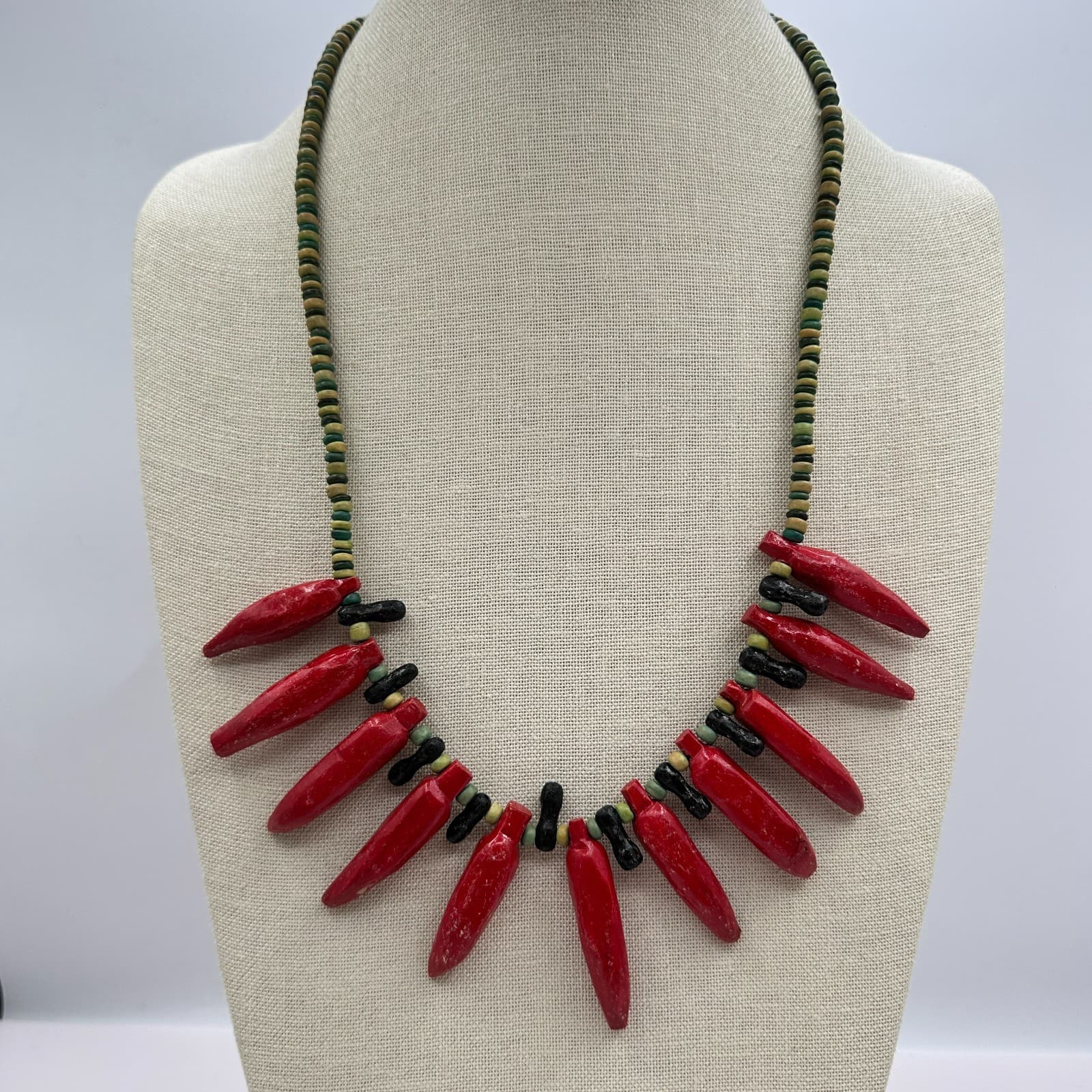 Vintage 90s Silver Tone Red Chili Pepper Wooden Beaded Necklace Women's Jewelry