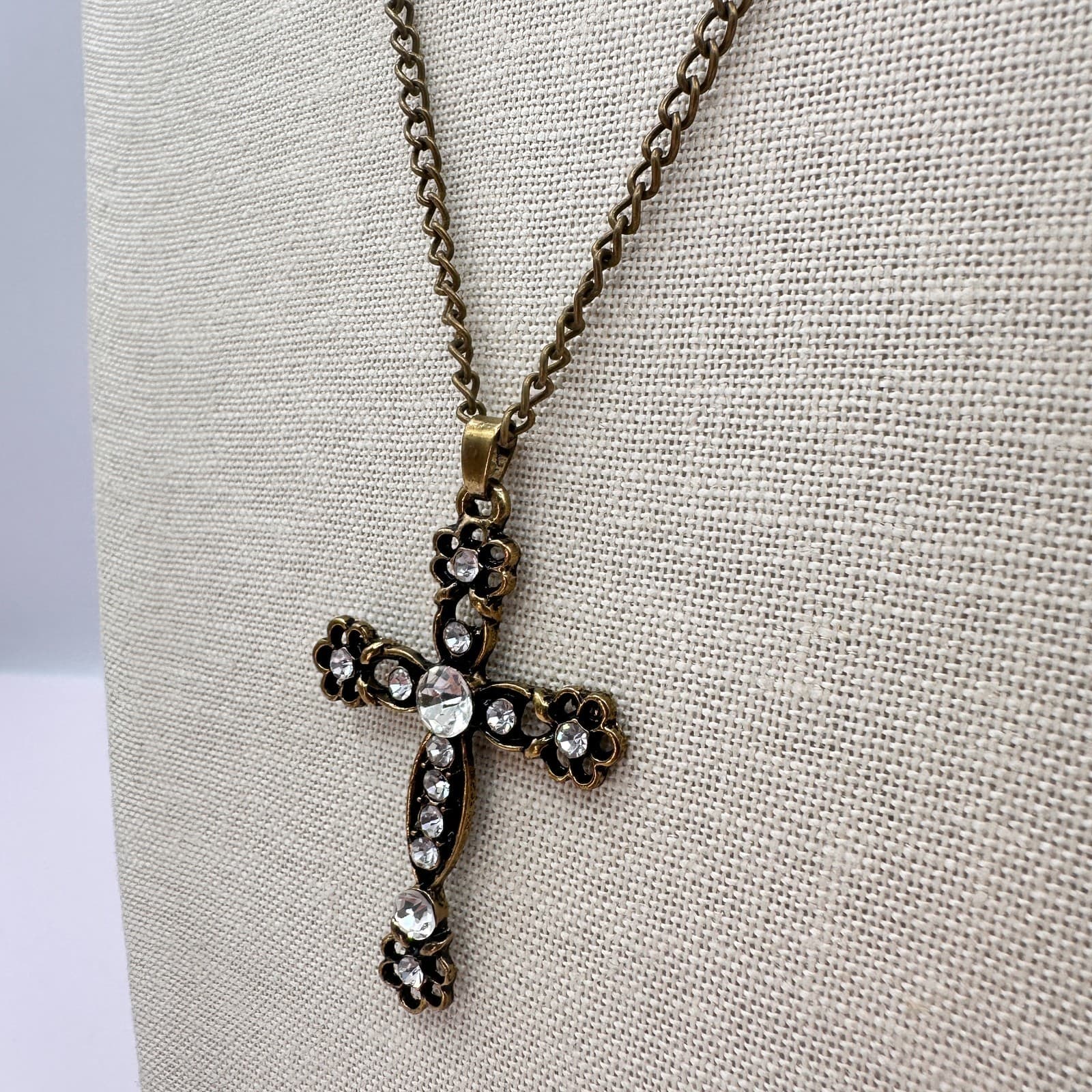 Vintage Y2K Bronze-Tone Gothic Cross Clear Glass Pendant Necklace Retro Jewelry - Thumbnail 8