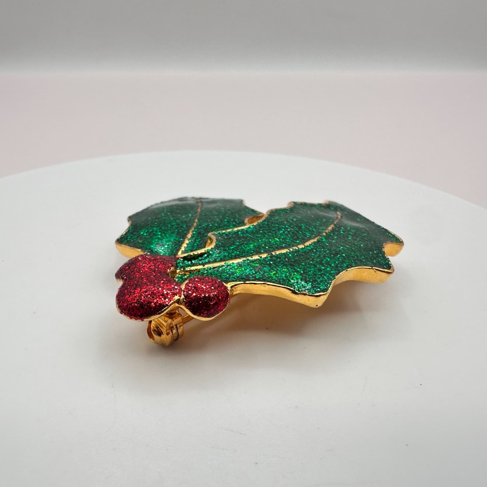 Vintage 90s Christmas Pin Red Berries Green Enamel Gold Tone Brooch Jewelry - Thumbnail 6
