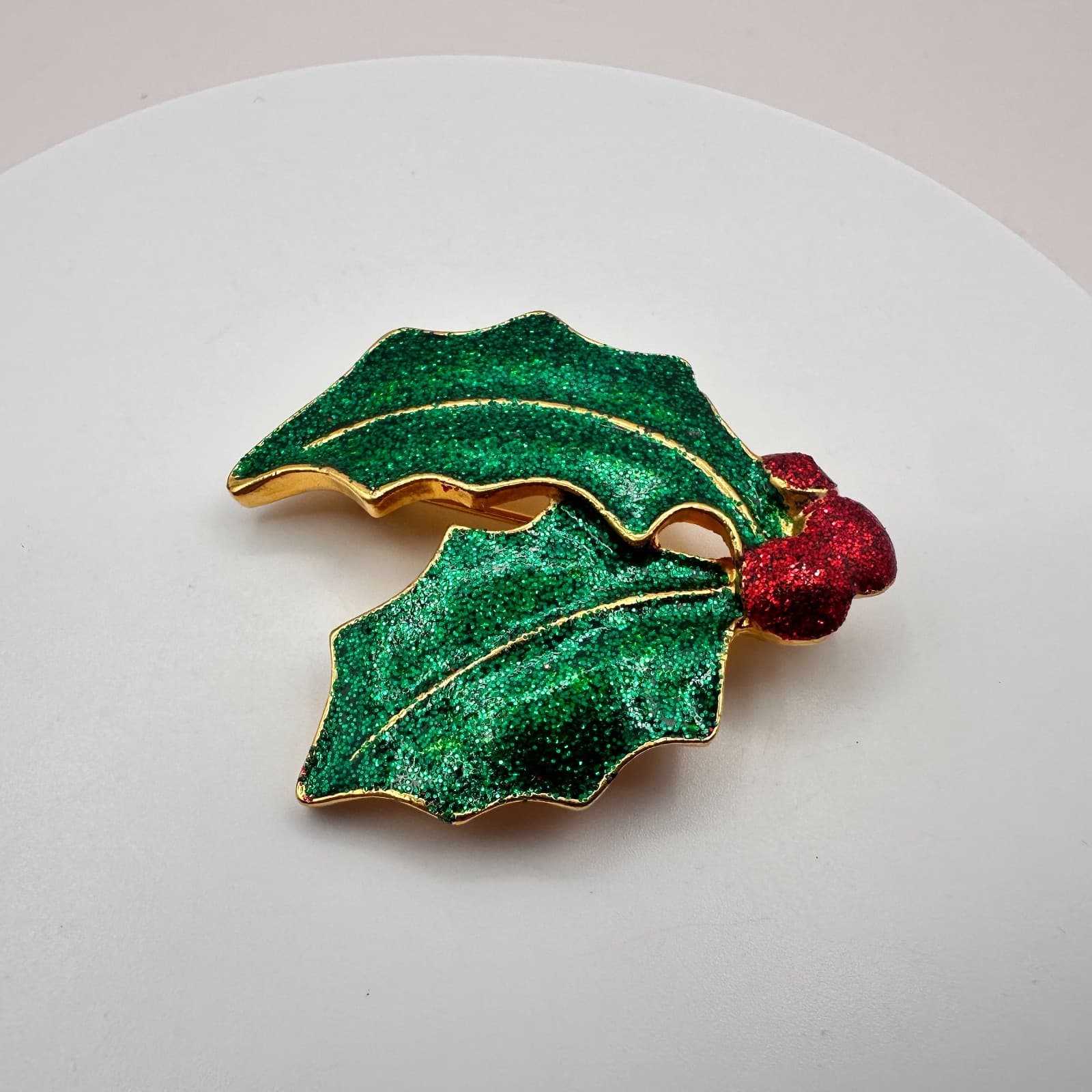 Vintage 90s Christmas Pin Red Berries Green Enamel Gold Tone Brooch Jewelry - Thumbnail 2