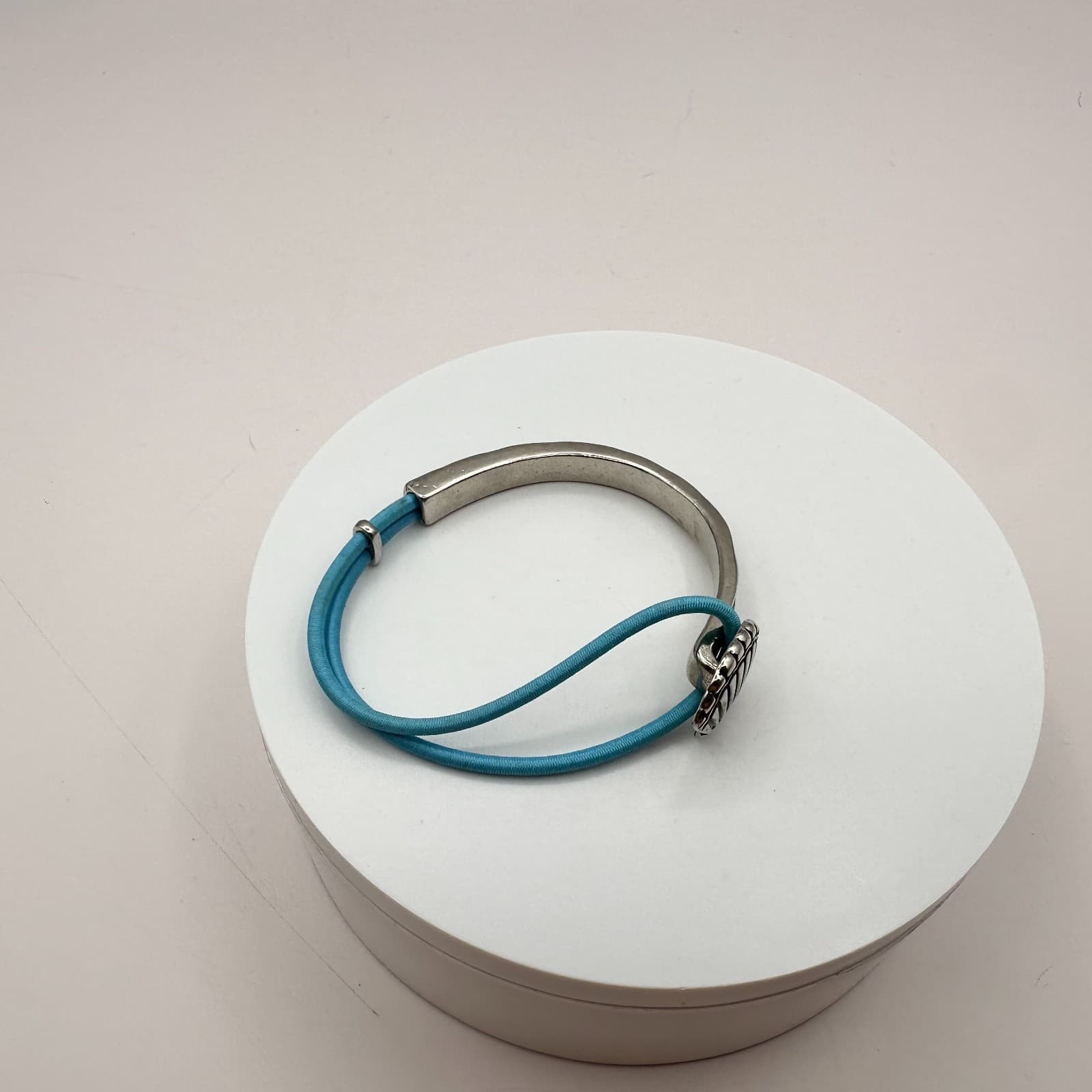 Vintage Y2K Silver Tone Shell Blue Cord Bracelet Women's Classic Fashion Jewelry - Thumbnail 7