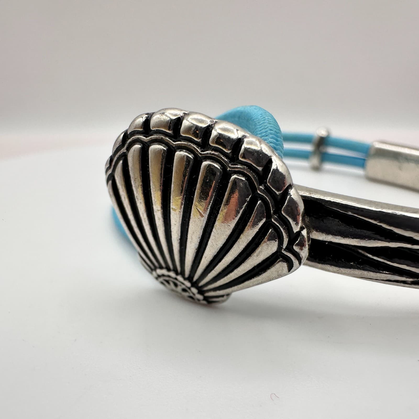 Vintage Y2K Silver Tone Shell Blue Cord Bracelet Women's Classic Fashion Jewelry - Thumbnail 5