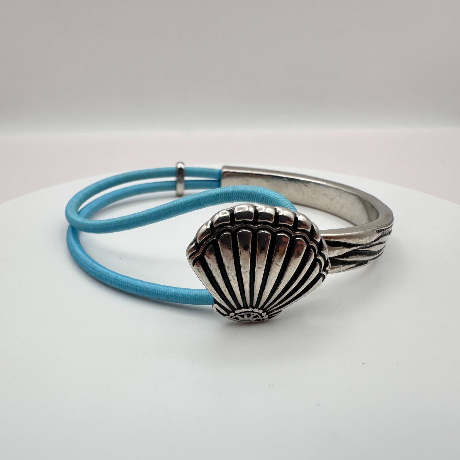 Vintage Y2K Silver Tone Shell Blue Cord Bracelet Women's Classic Fashion Jewelry - Thumbnail 2