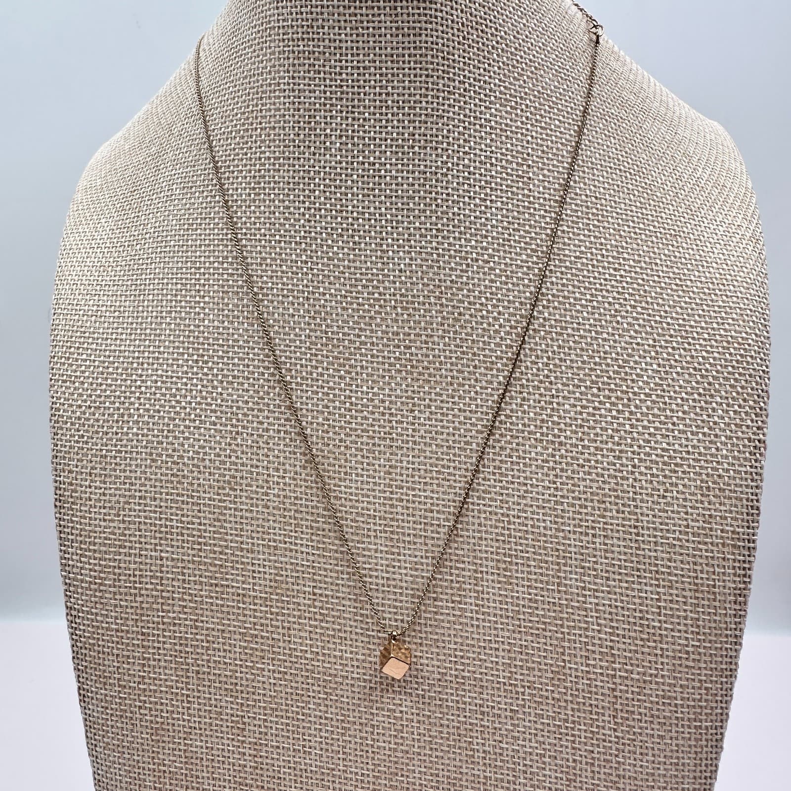 Vintage Y2K Gold Tone Hammered Cube Geometric Pendant Necklace Women's Jewelry - Thumbnail 2
