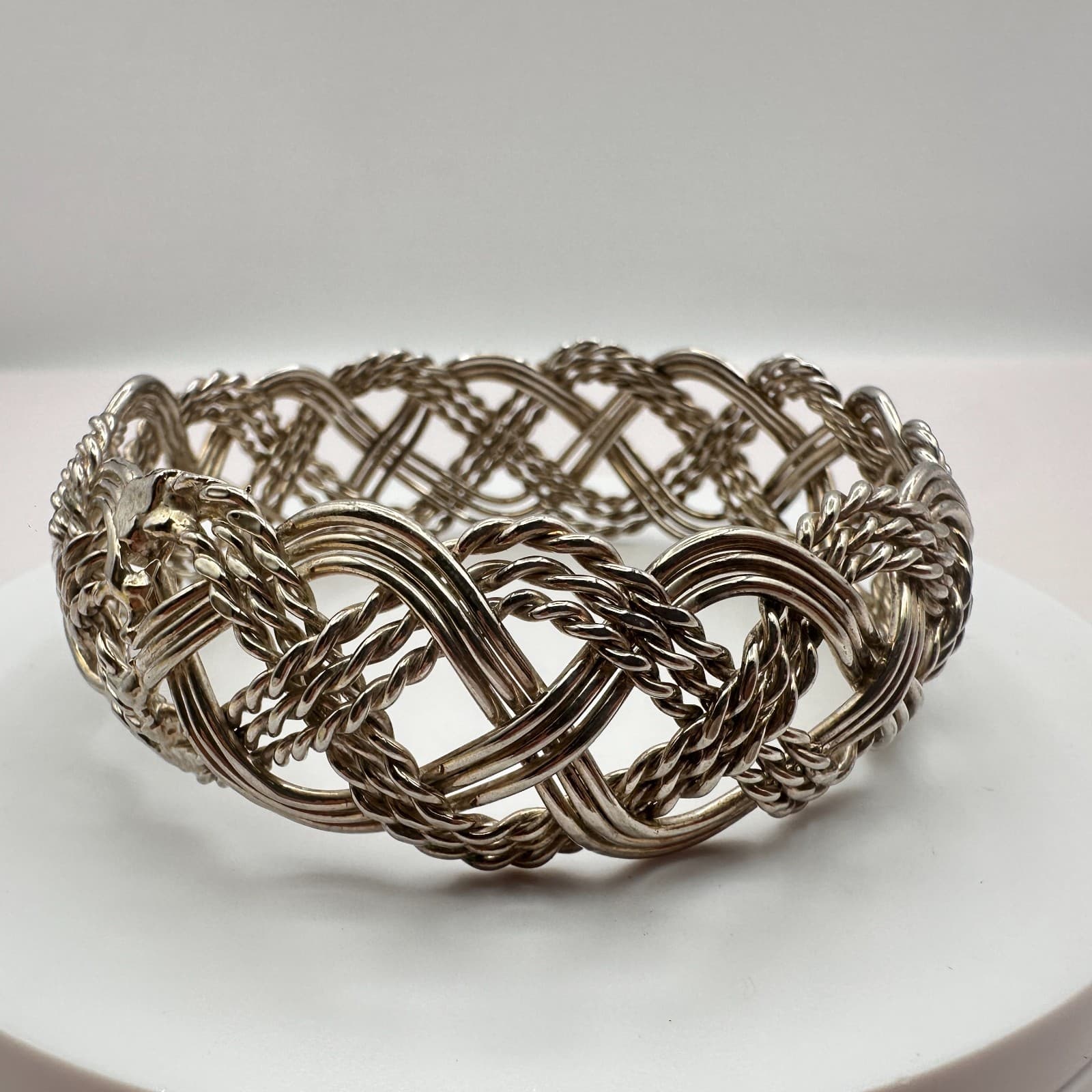 Vintage 90s Silver Tone Bangle Celtic Knot Bracelet Women's Classic Jewelry - Thumbnail 5