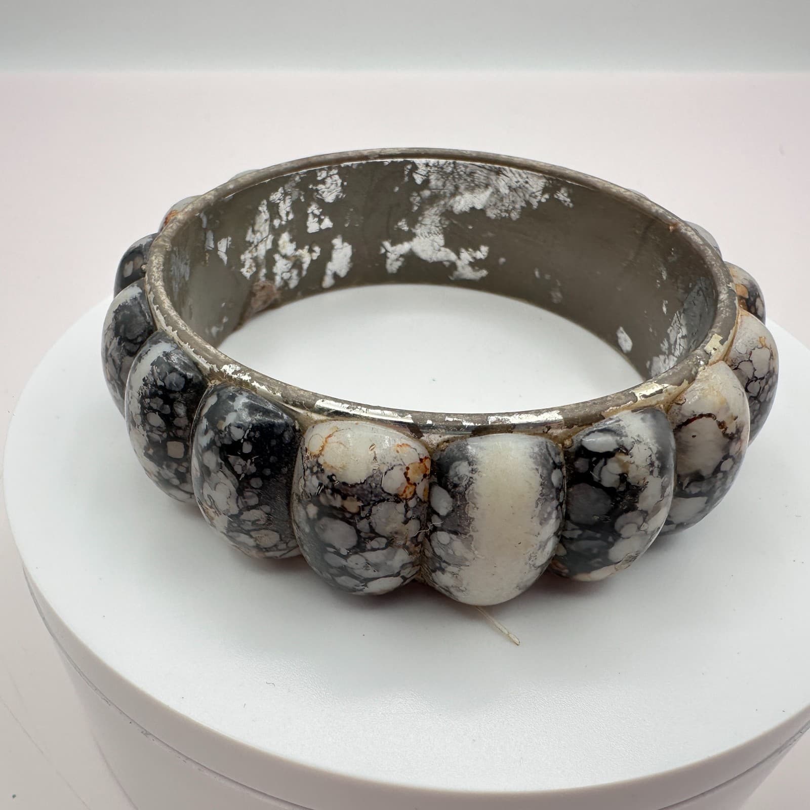 Vintage Y2K B&W Spotted Stone Bangle Bracelet Silver Tone Statement Jewelry - Thumbnail 2