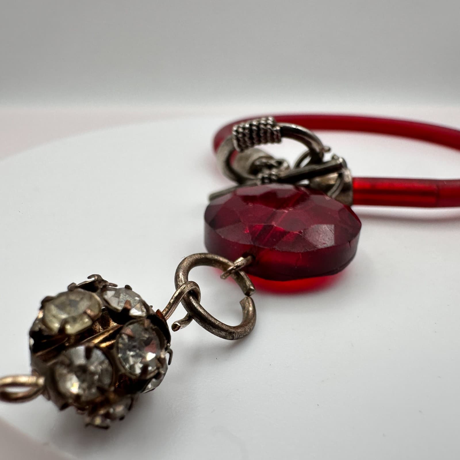 Vintage Y2K Red Lucite Bracelet Faceted Bead Rhinestone Ball Charms Jewelry - Thumbnail 3