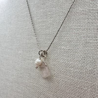 Vintage Y2K Rose Quartz Pearl Teardrop Pendant Necklace Silver Tone Jewelry - Thumbnail 4