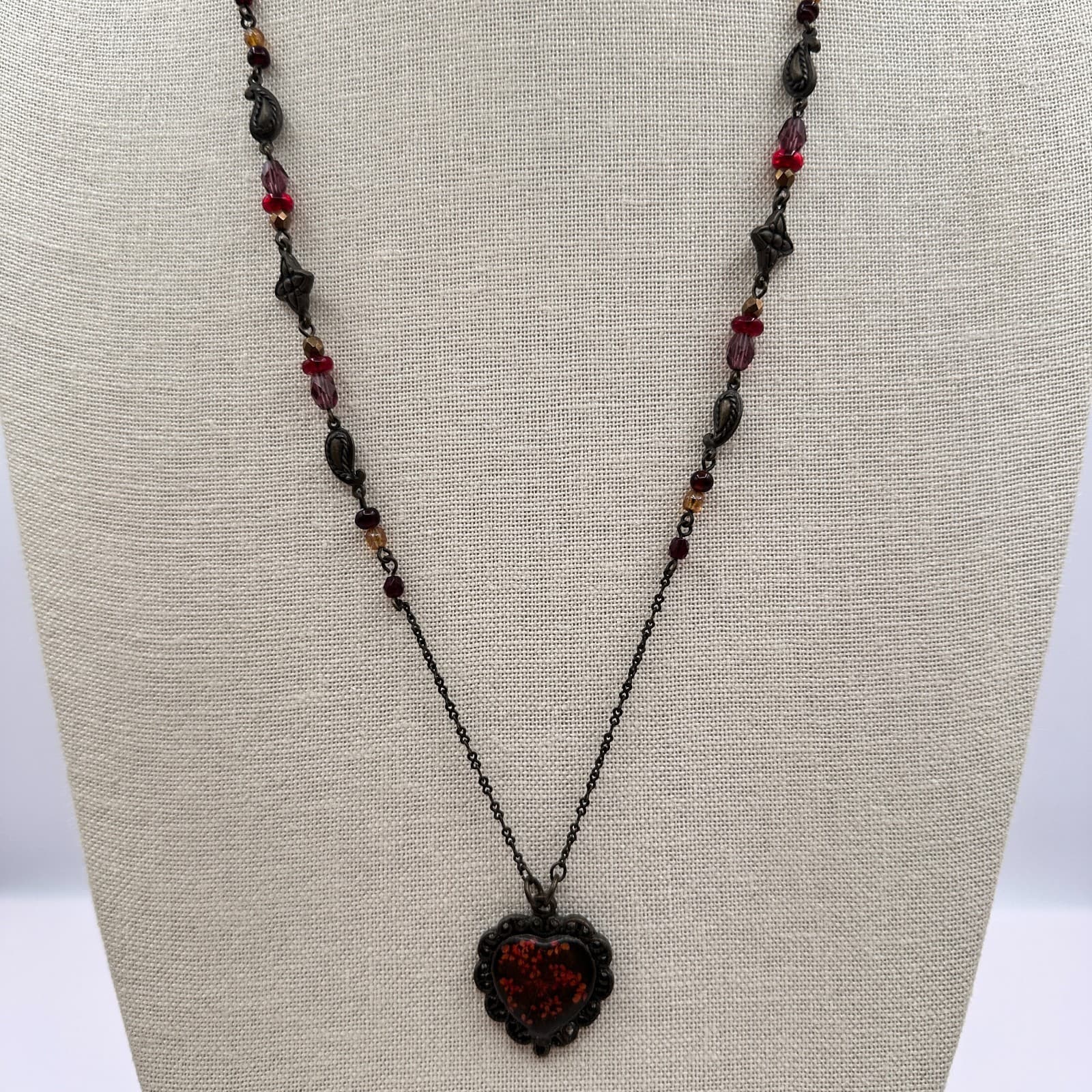 Vintage 80s Glass Beaded Dried Red Pressed Flower Heart Pendant Necklace Jewelry - Thumbnail 2