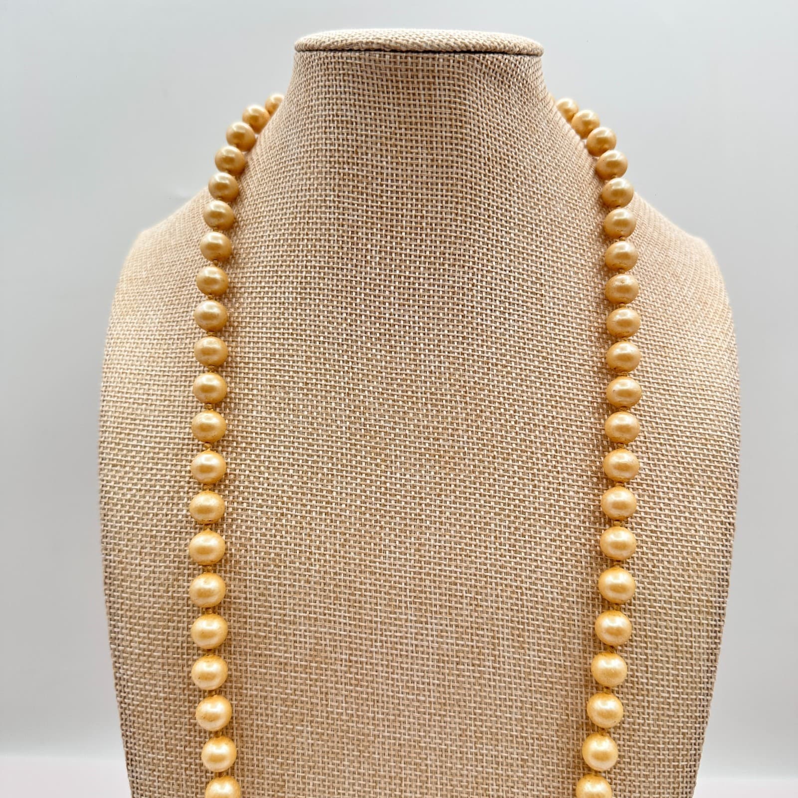 Vintage 90s Cream Faux Pearl Beaded Necklace Women's Classic Fashion Jewelry - Thumbnail 2