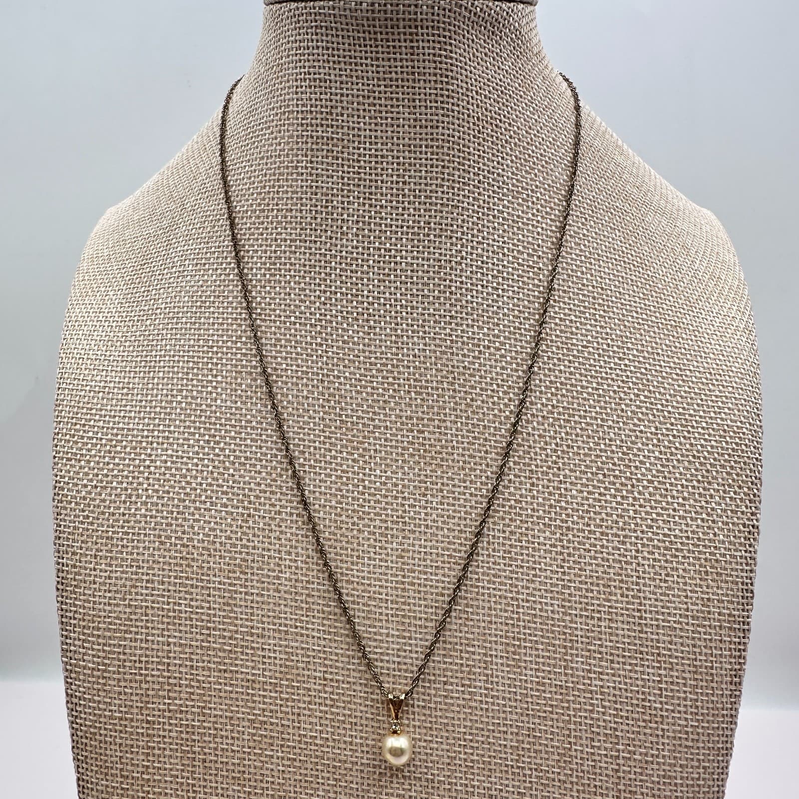 Vintage Y2K Gold Tone Faux Pearl Rhinestone Solitaire Pendant Necklace Jewelry - Thumbnail 6