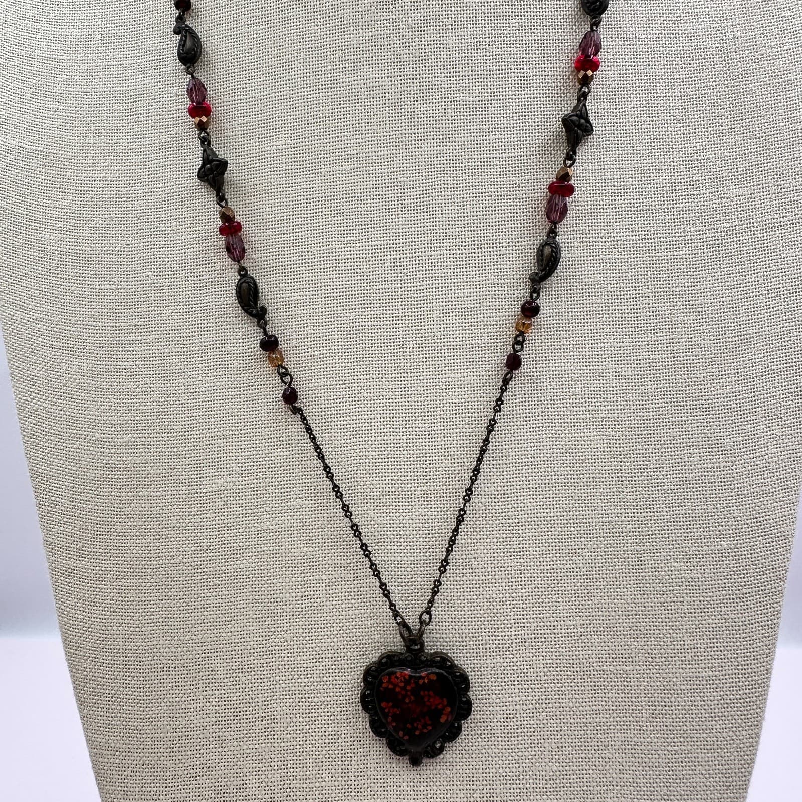 Vintage 80s Glass Beaded Dried Red Pressed Flower Heart Pendant Necklace Jewelry - Thumbnail 5