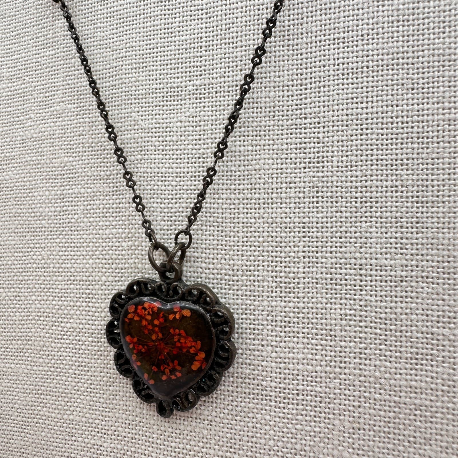 Vintage 80s Glass Beaded Dried Red Pressed Flower Heart Pendant Necklace Jewelry - Thumbnail 4