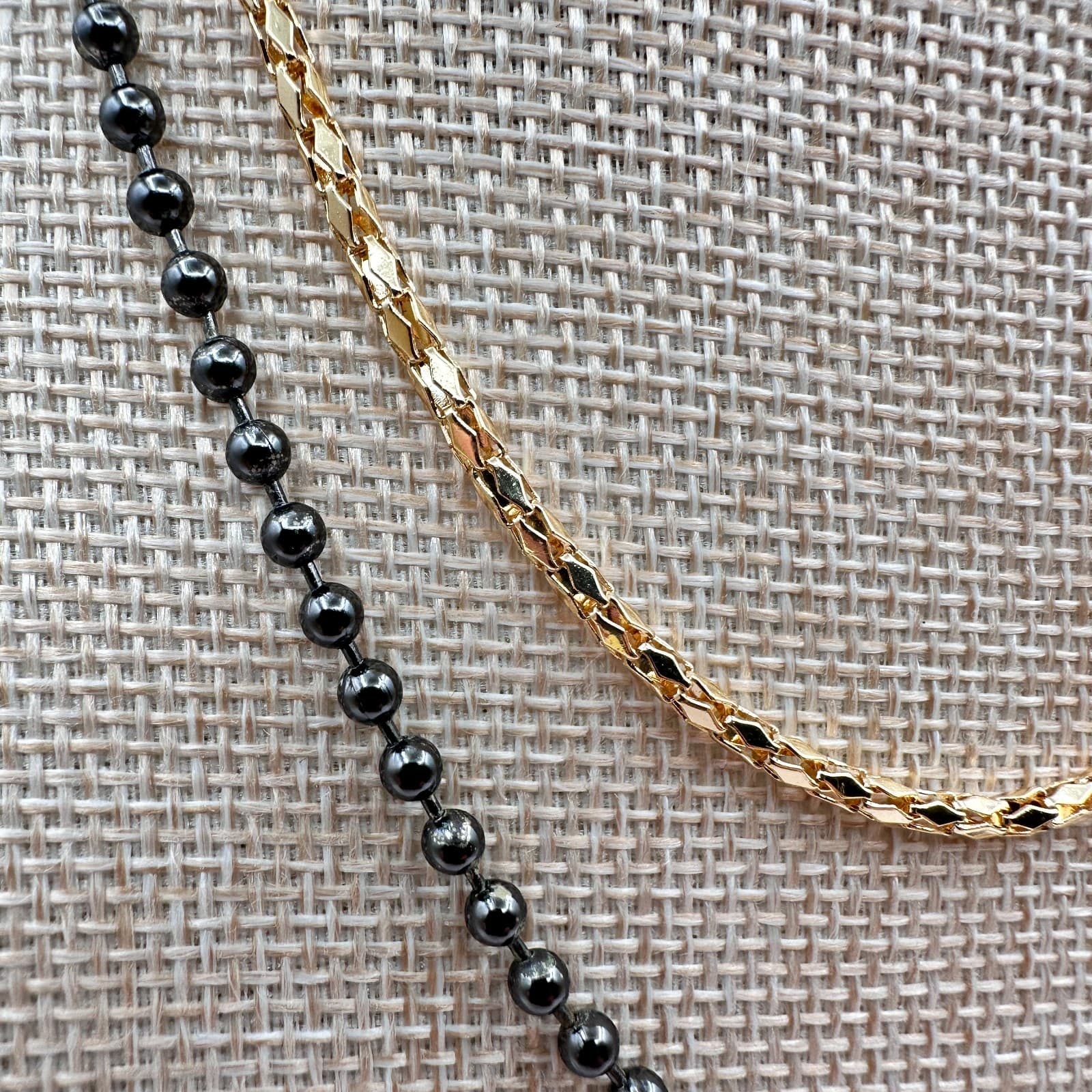 Vintage 90s Layered Black Bead Star Necklace Gold Tone Petal Link Chain Jewelry - Thumbnail 3