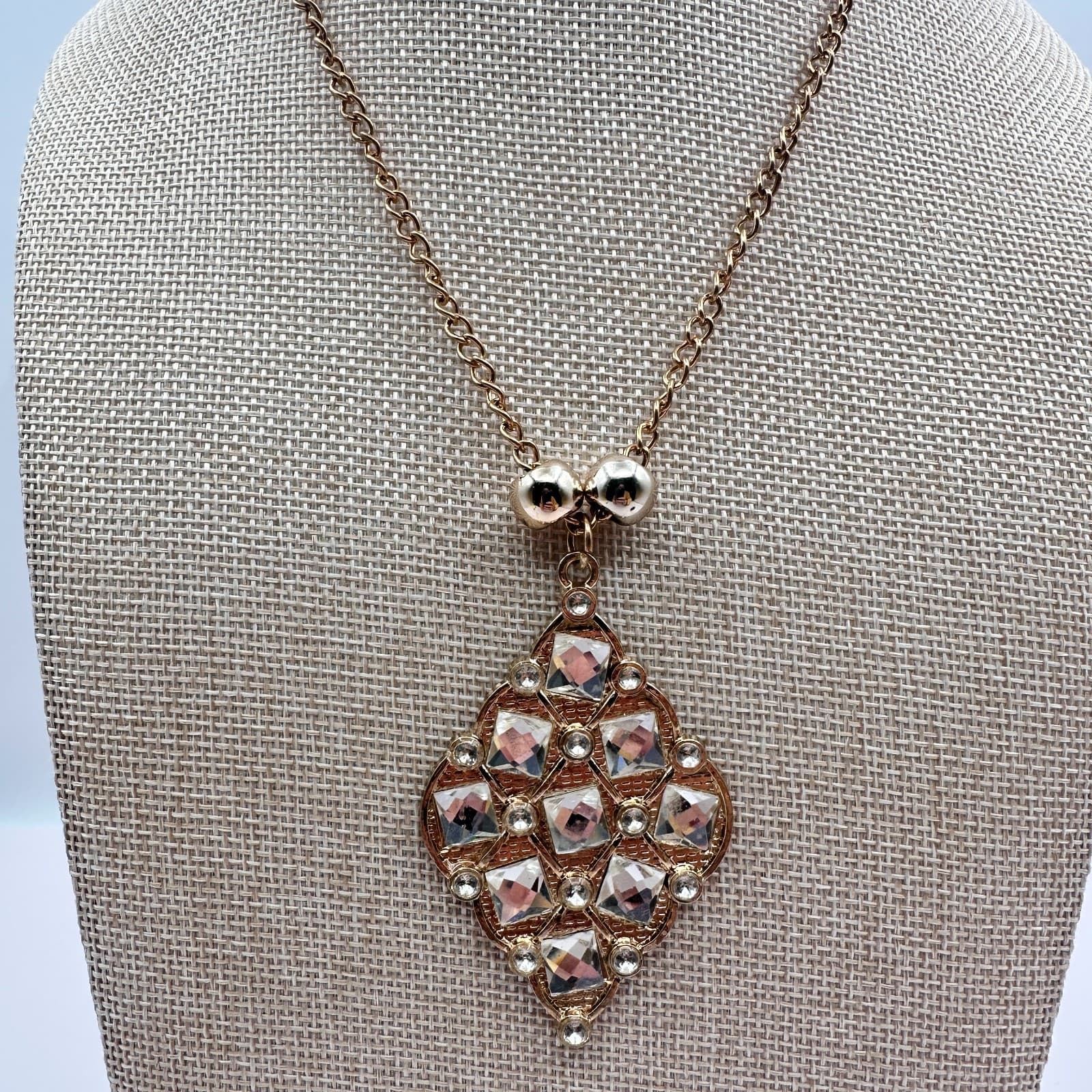 Vintage Y2K Gold Tone Clear Glass Pendant Necklace Women's Classic Jewelry - Thumbnail 4