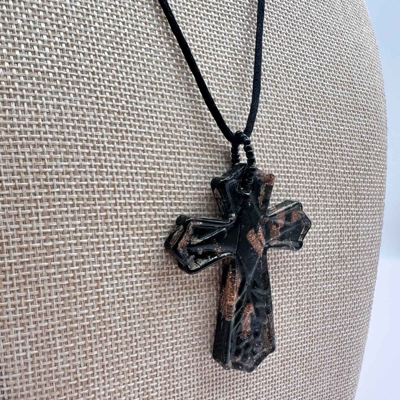 Vintage 80s Murano Blown Glass Cross Pendant Foil Flecked Black Cord Jewelry - Thumbnail 3