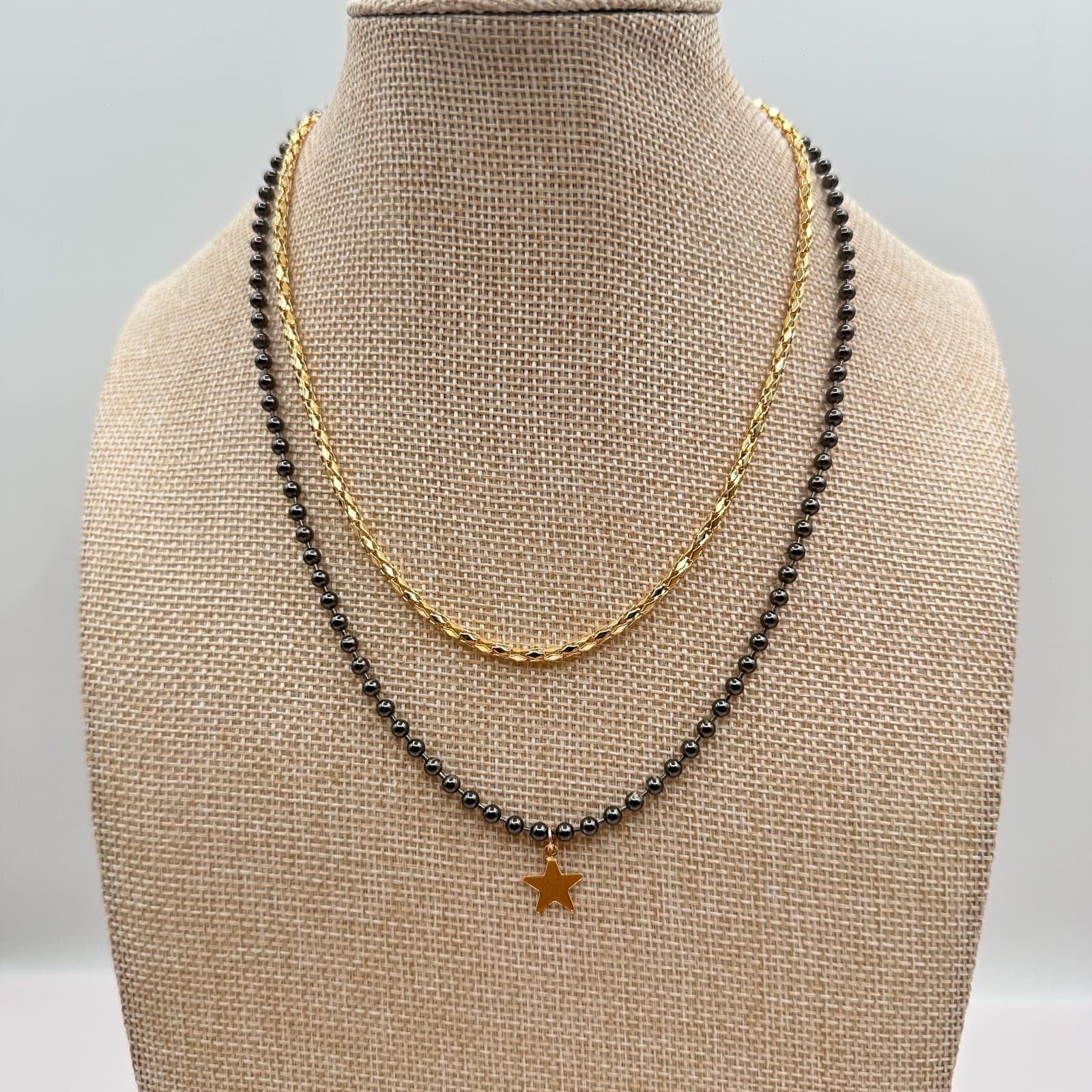 Vintage 90s Layered Black Bead Star Necklace Gold Tone Petal Link Chain Jewelry - Thumbnail 7