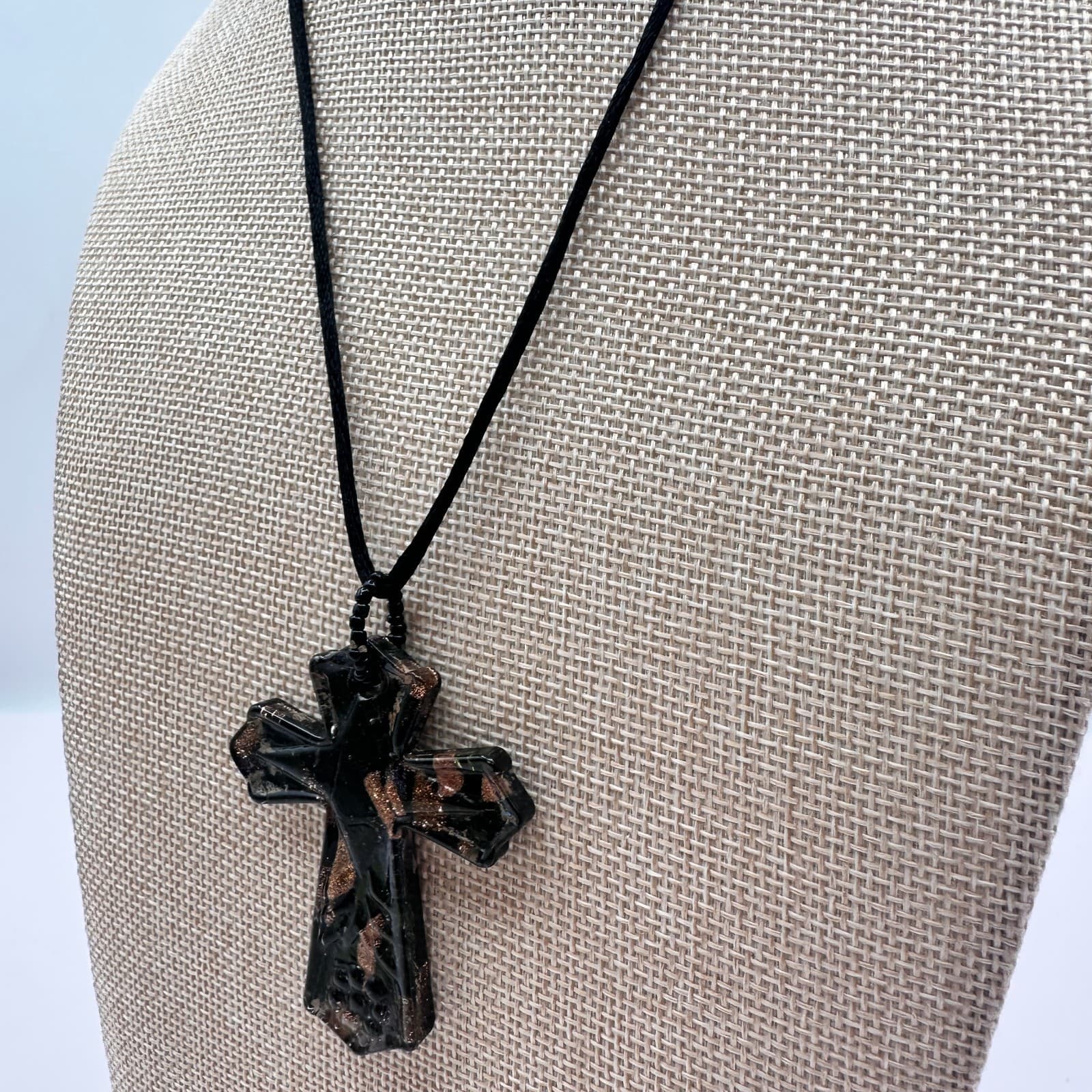 Vintage 80s Murano Blown Glass Cross Pendant Foil Flecked Black Cord Jewelry - Thumbnail 5
