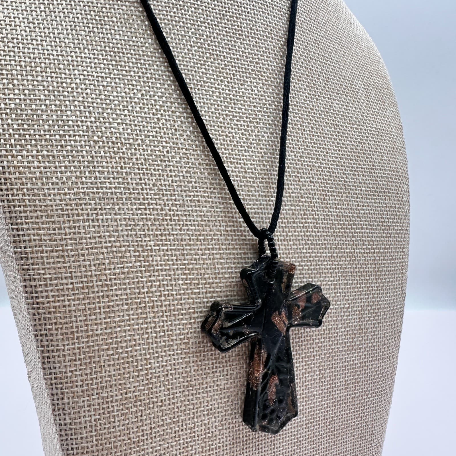 Vintage 80s Murano Blown Glass Cross Pendant Foil Flecked Black Cord Jewelry - Thumbnail 4