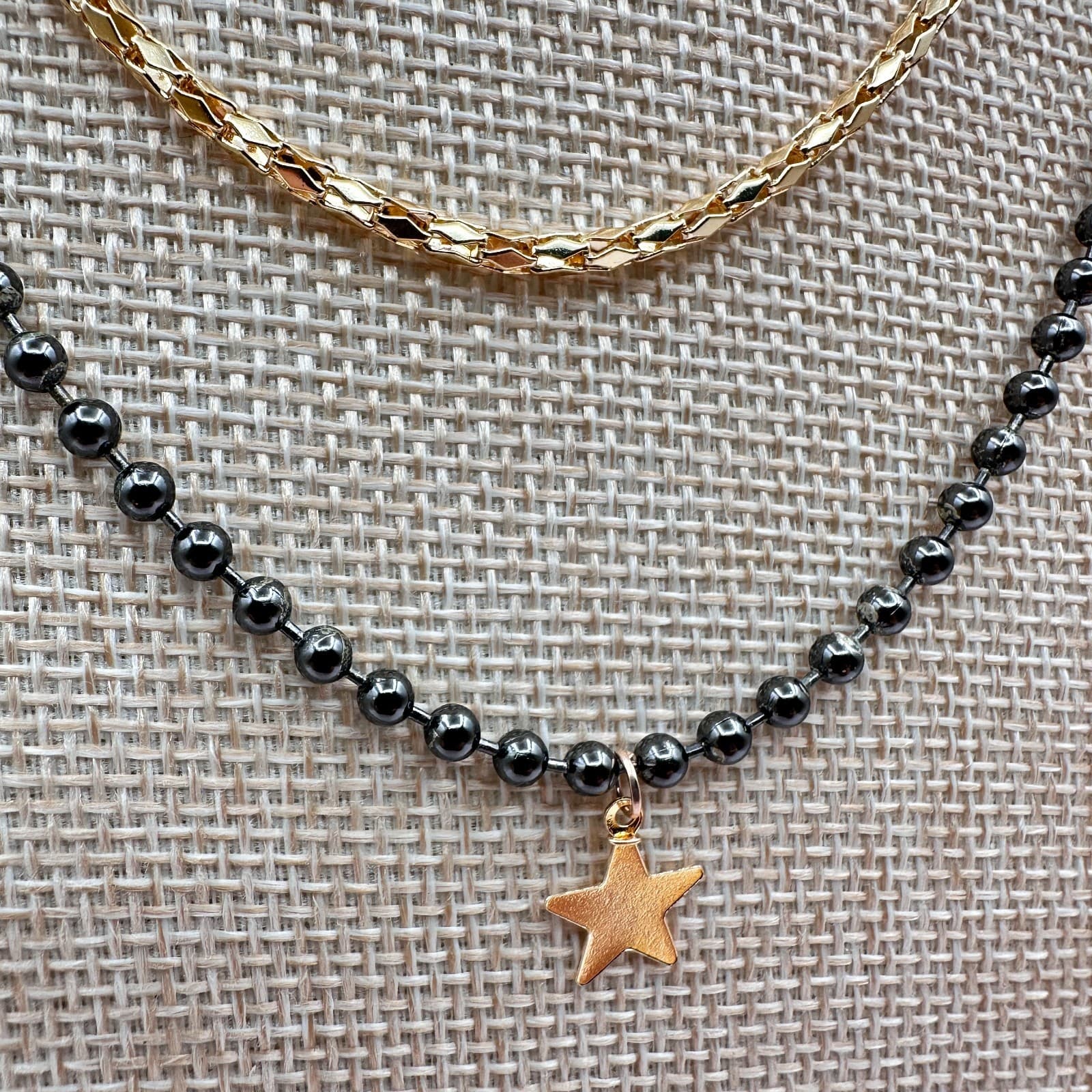 Vintage 90s Layered Black Bead Star Necklace Gold Tone Petal Link Chain Jewelry - Thumbnail 4