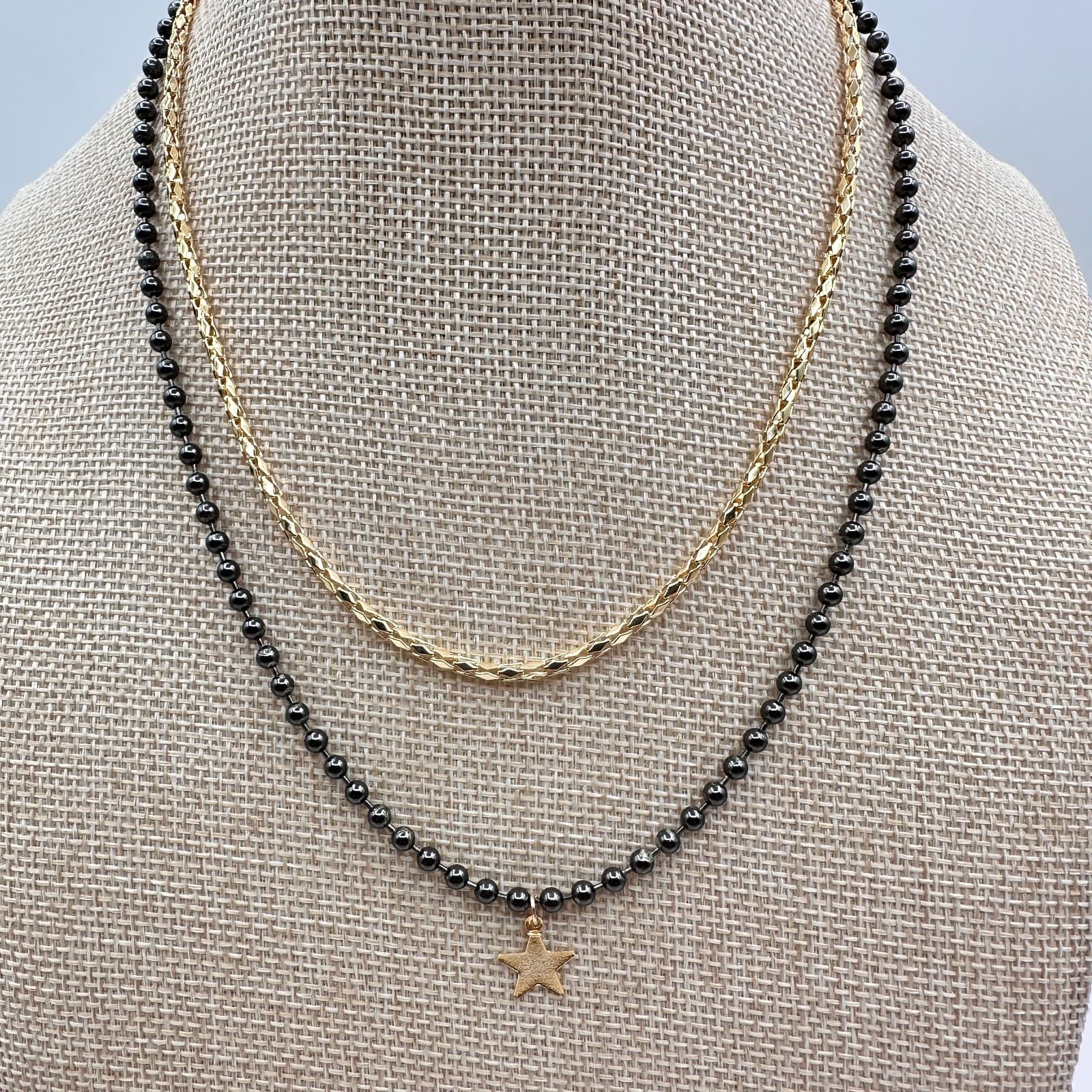 Vintage 90s Layered Black Bead Star Necklace Gold Tone Petal Link Chain Jewelry - Thumbnail 6