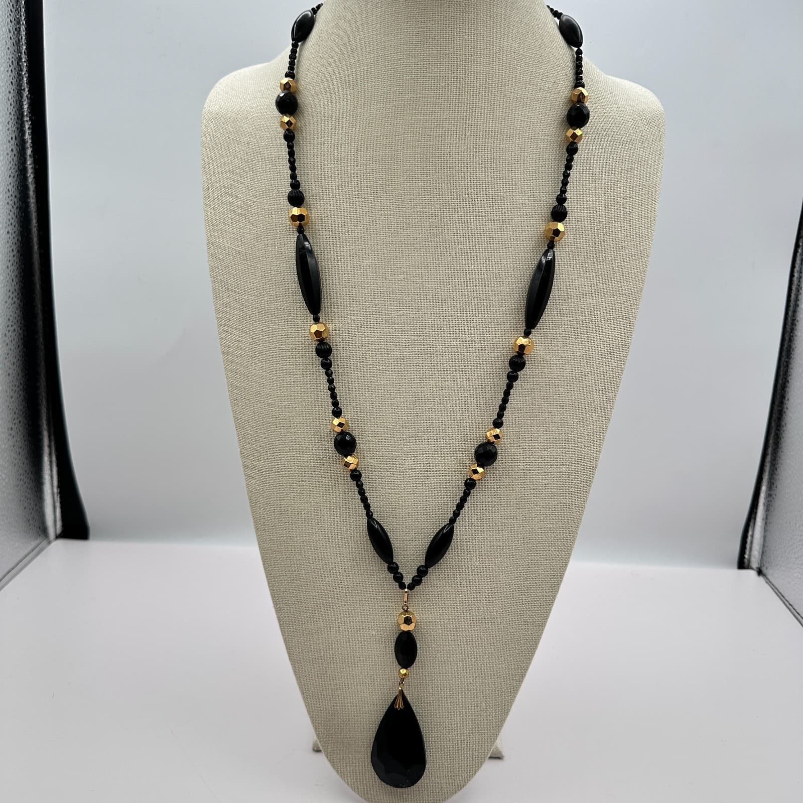 Vintage 90s Gold Tone & Black Beaded Teardrop Pendant Necklace Boho Jewelry - Thumbnail 2
