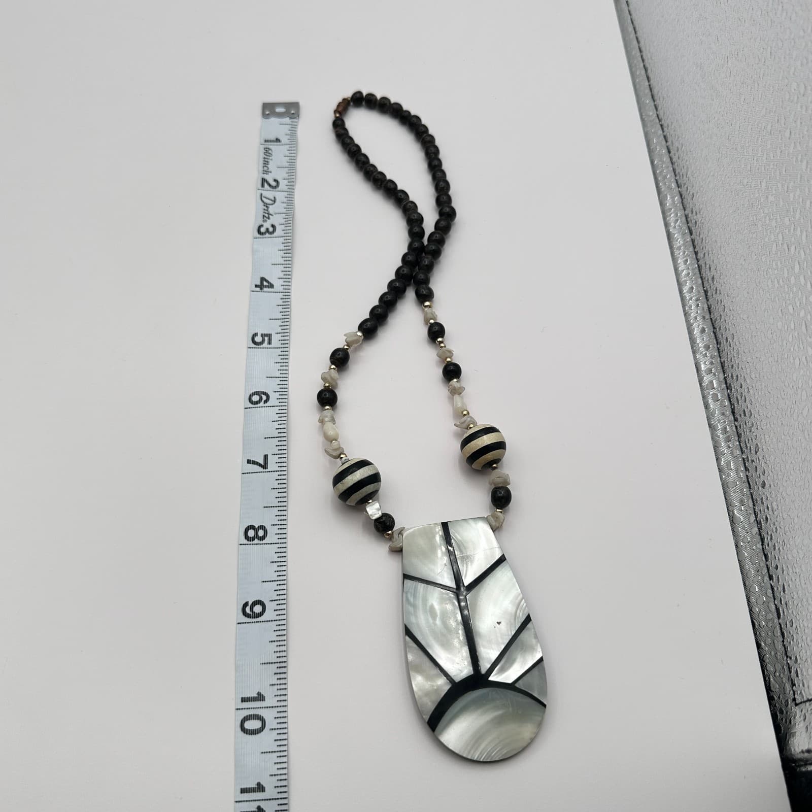 Vintage 80s 90s Mother of Pearl Shell Beaded Geometric Pendant Necklace Jewelry - Thumbnail 8