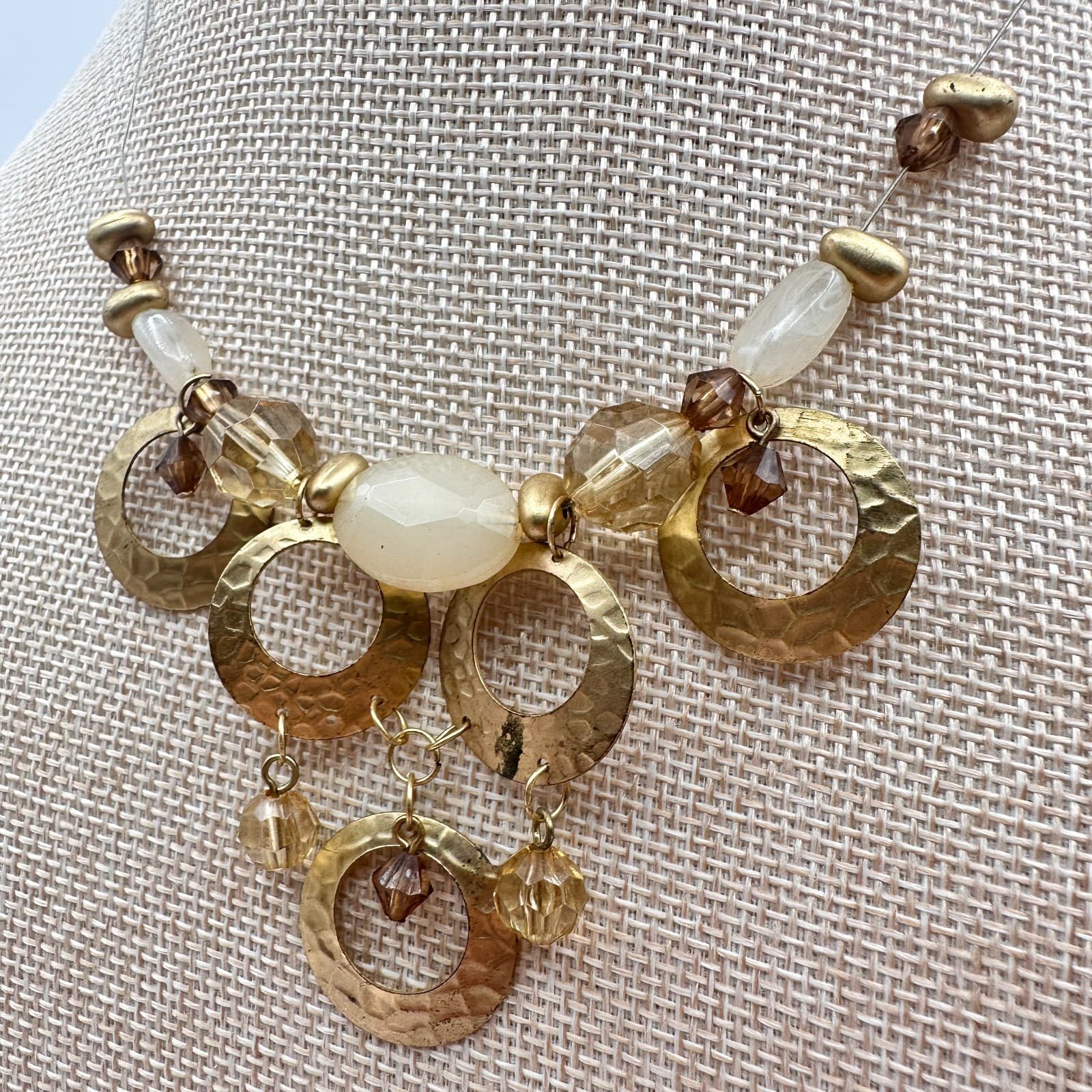 Vintage 90s Gold Tone Hammered Hoop Bib Necklace Glass Bead Boho Fashion Jewelry - Thumbnail 5